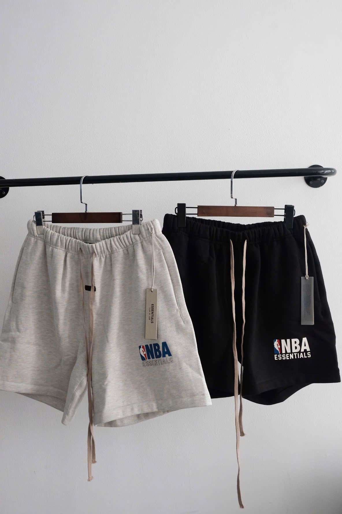 QUẦN SHORTS FOG ESSENTIALS NBA (GREY)