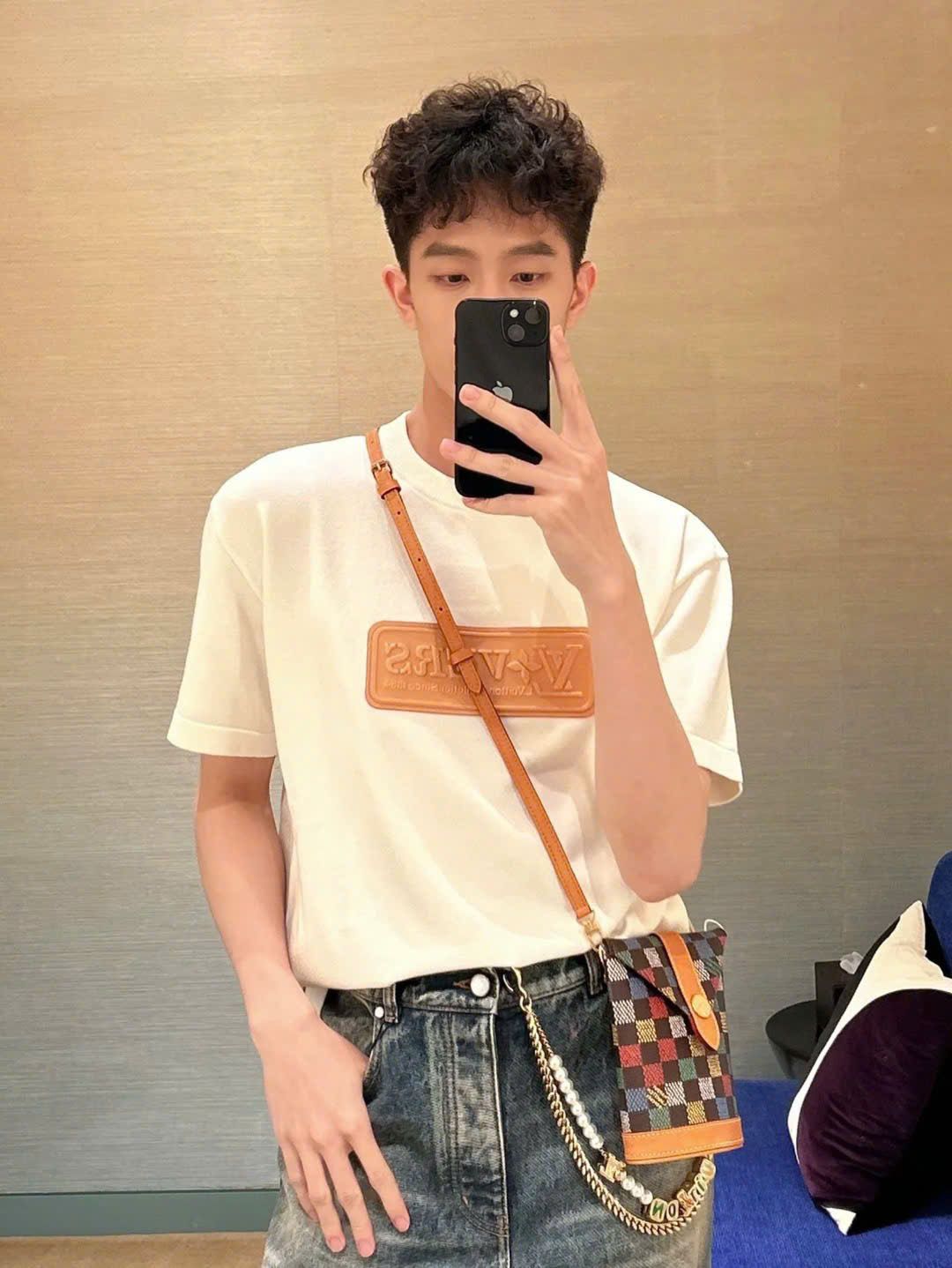 ÁO THUN LOUIS VUITTON LV VVN PATCH BROWN (WHITE)