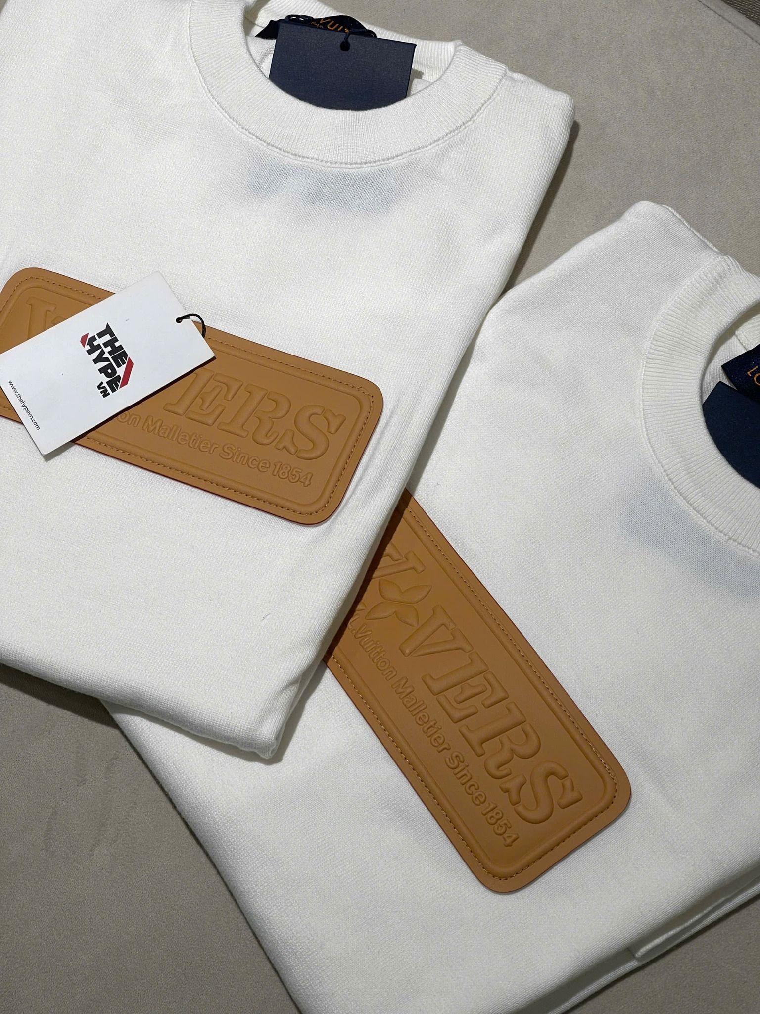 ÁO THUN LOUIS VUITTON LV VVN PATCH BROWN (WHITE)
