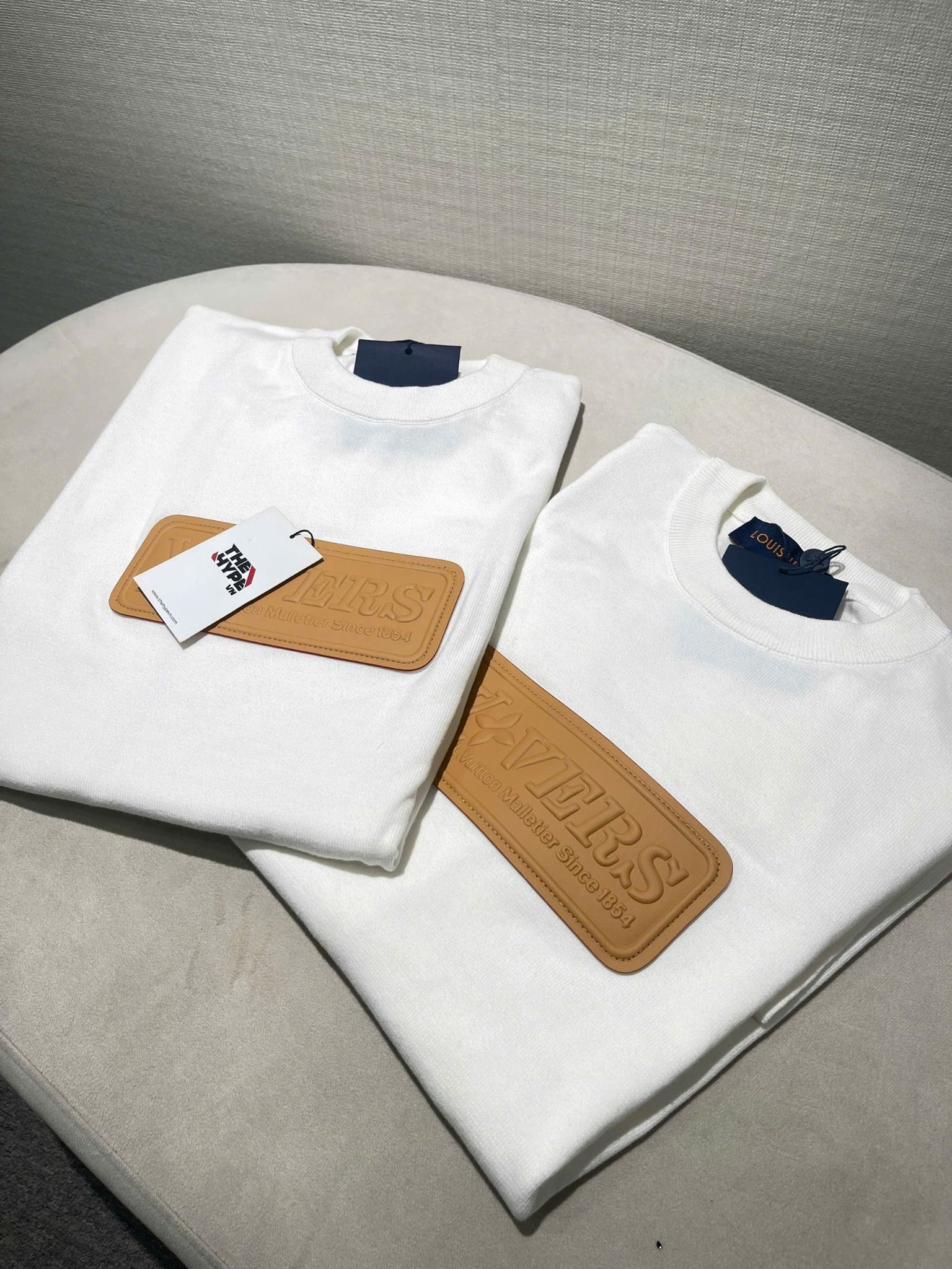 ÁO THUN LOUIS VUITTON LV VVN PATCH BROWN (WHITE)