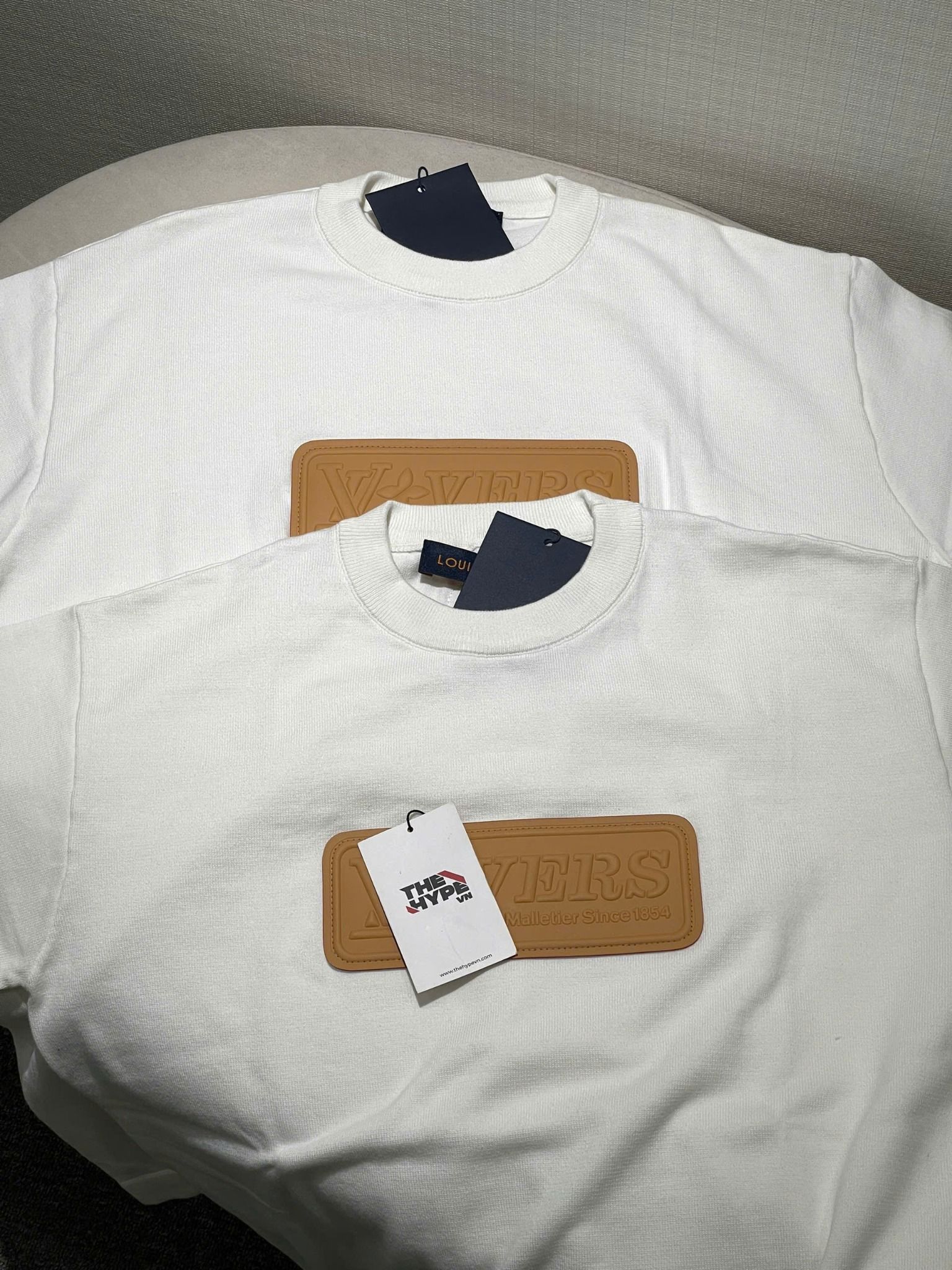 ÁO THUN LOUIS VUITTON LV VVN PATCH BROWN (WHITE)