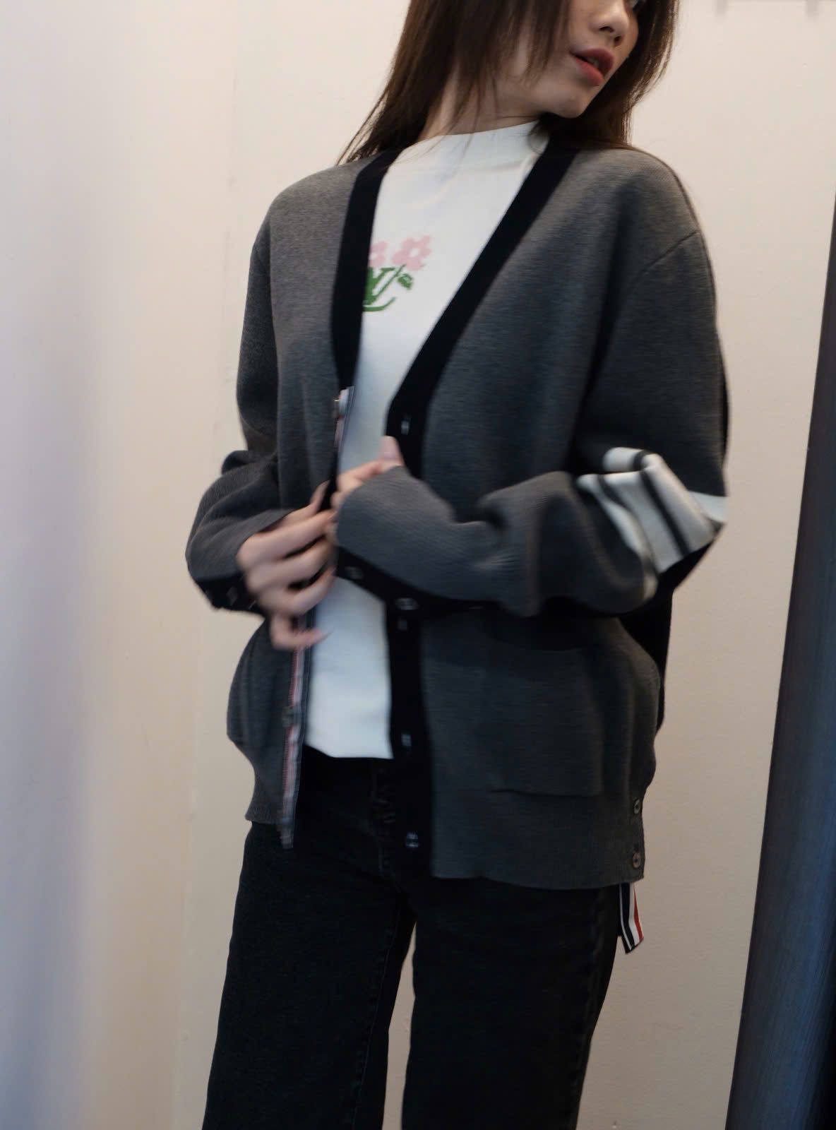 ÁO CARDIGAN THOM BROWNE TB 2 IN 1 HALF (GRAY BLACK)