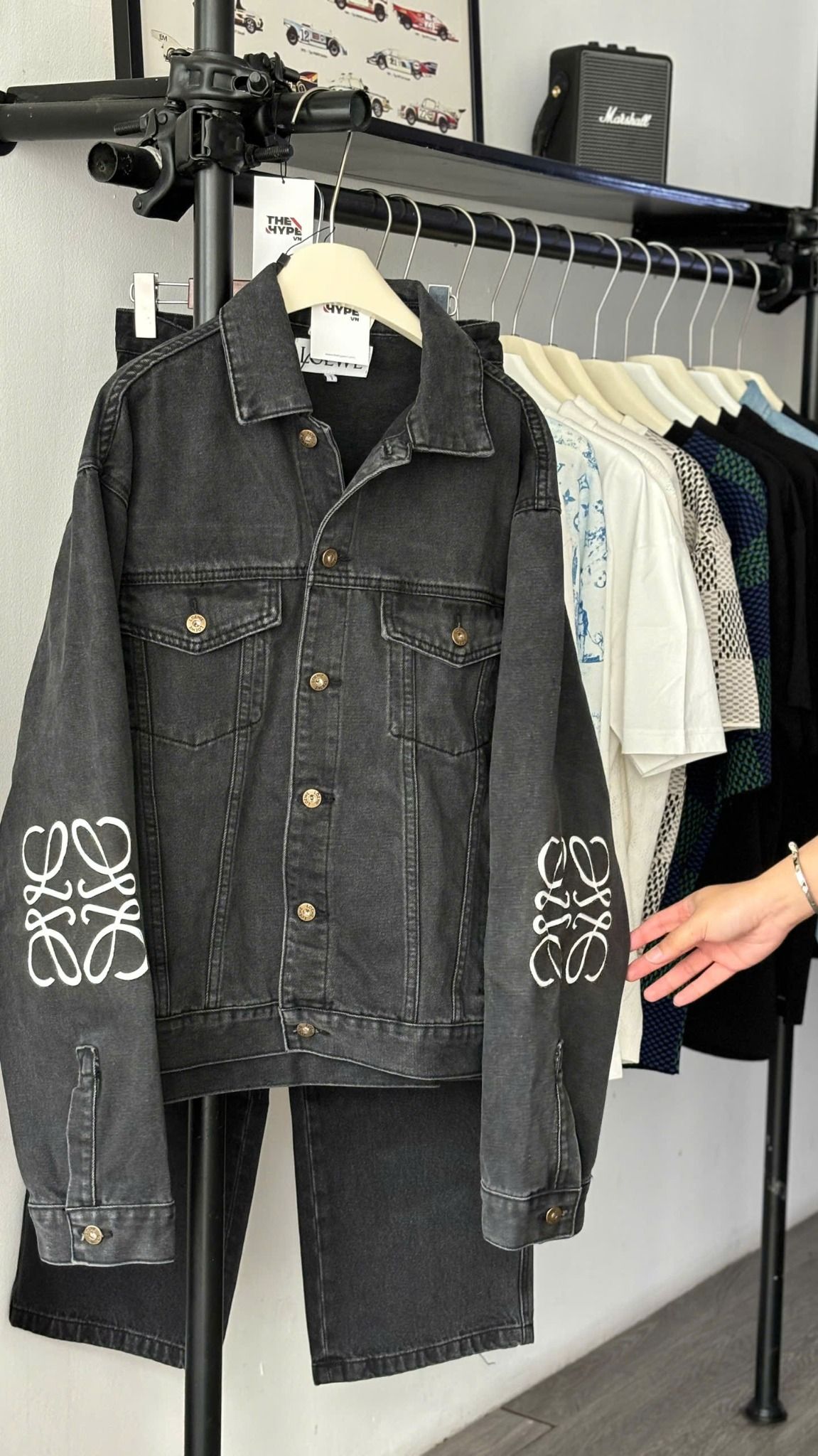 ÁO KHOÁC LOEWE DENIM ANAGRAM LOGO (BLACK)