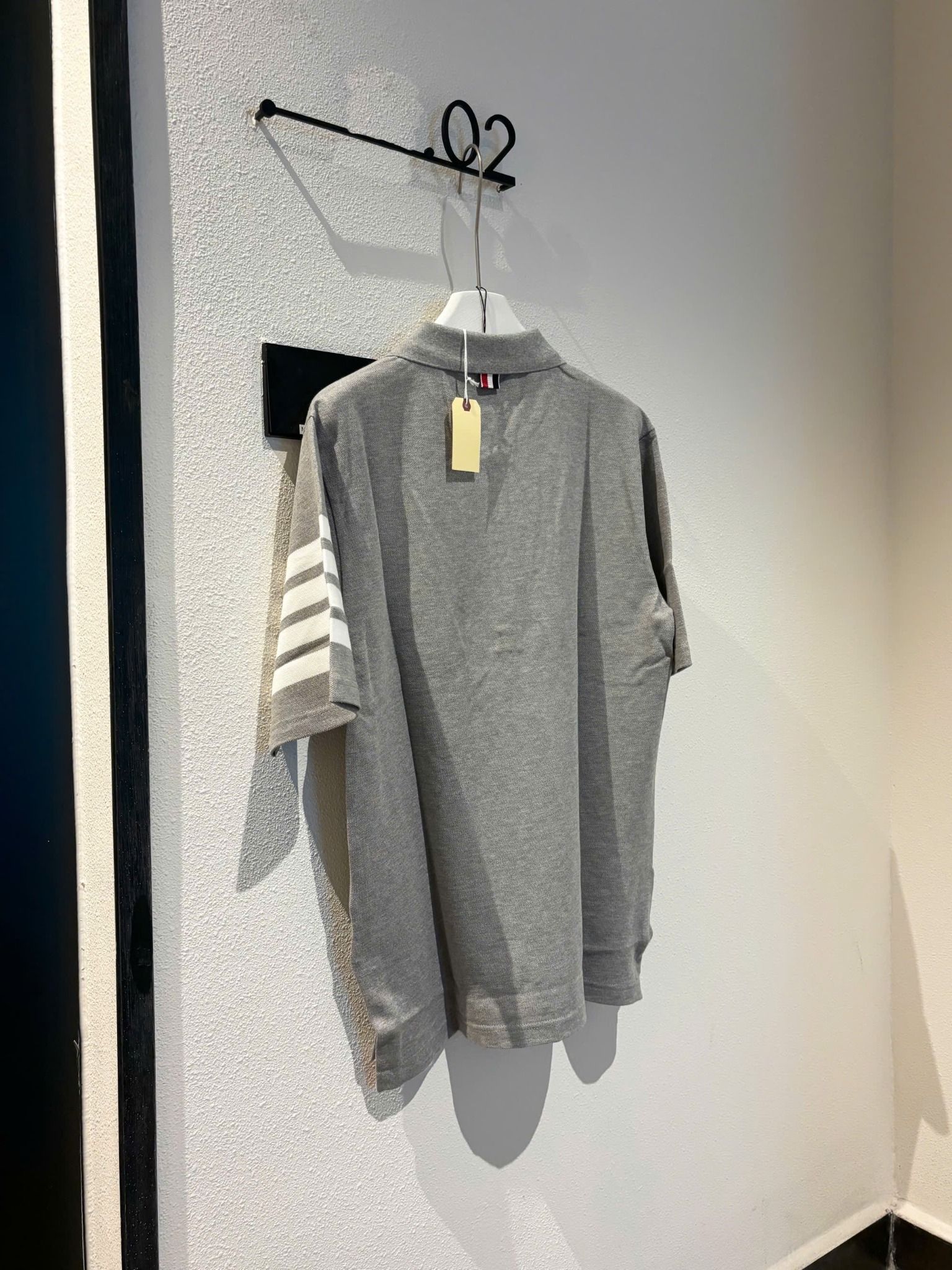 ÁO POLO THOM BROWNE 4 BAR STRIPE (GREY)
