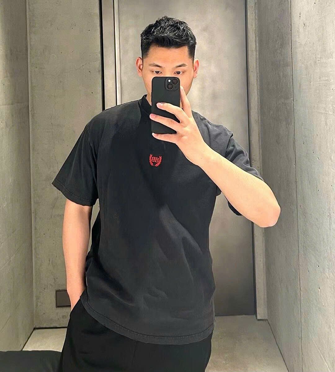 ÁO THUN BALENCIAGA BLCG RED LAUREL (BLACK)