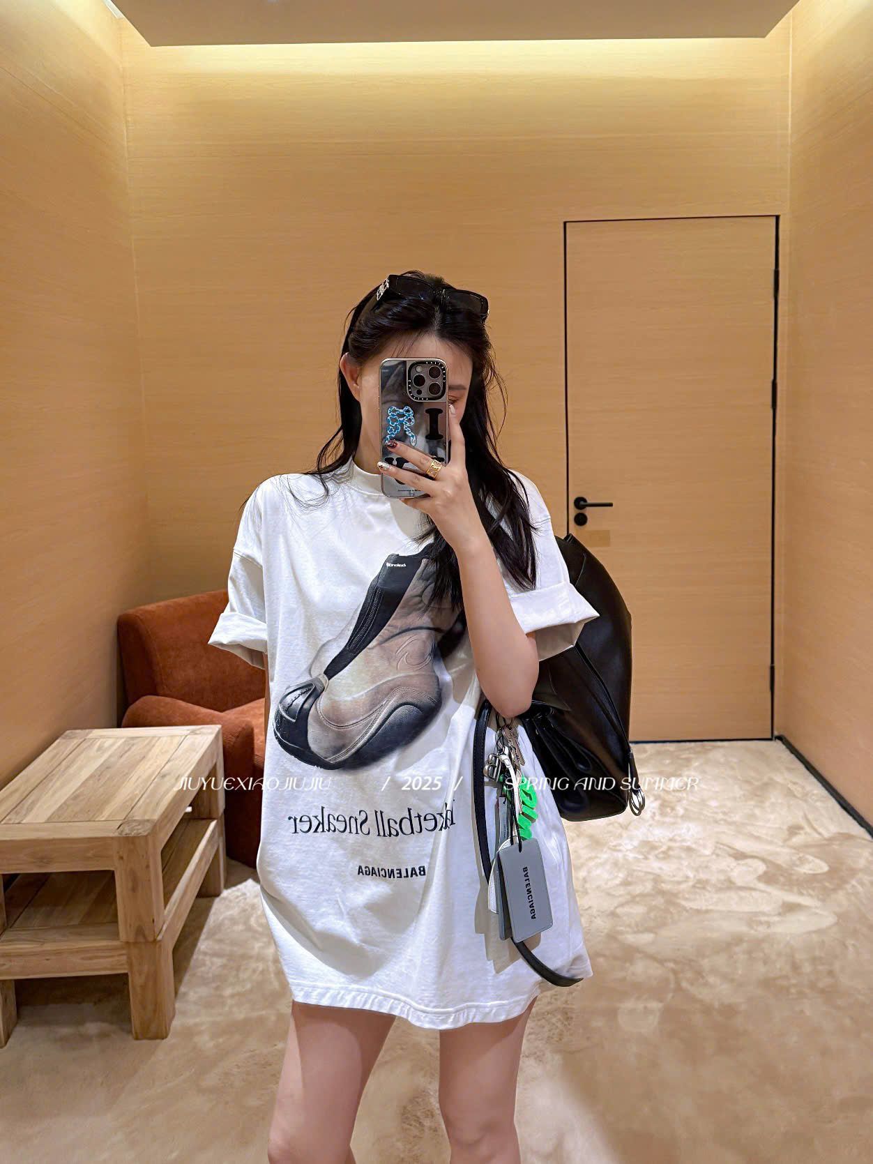 ÁO THUN BALENCIAGA BLCG BASKETBALL SNEAKER (WHITE)