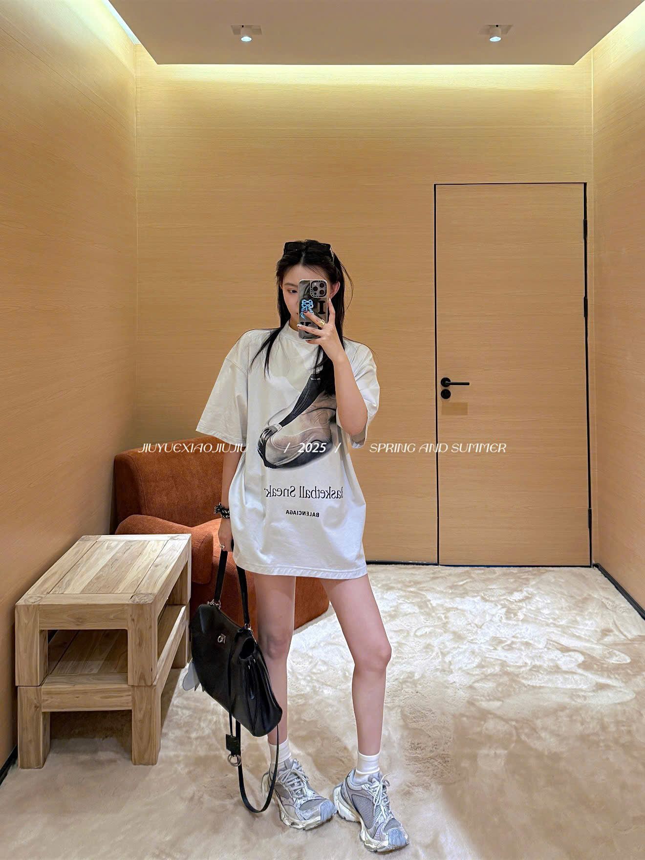 ÁO THUN BALENCIAGA BLCG BASKETBALL SNEAKER (WHITE)