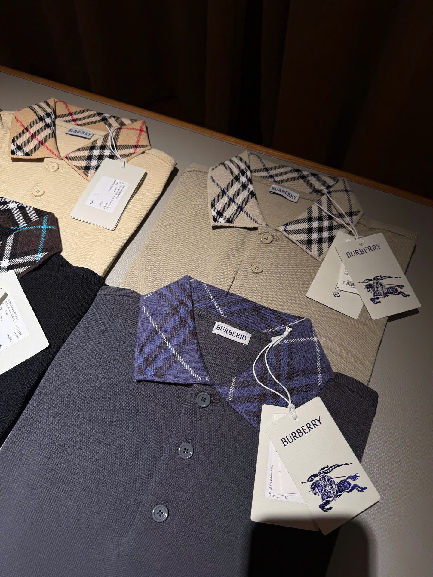 ÁO POLO BURBERRY BBR WOVEN COLLAR (MAGNET)