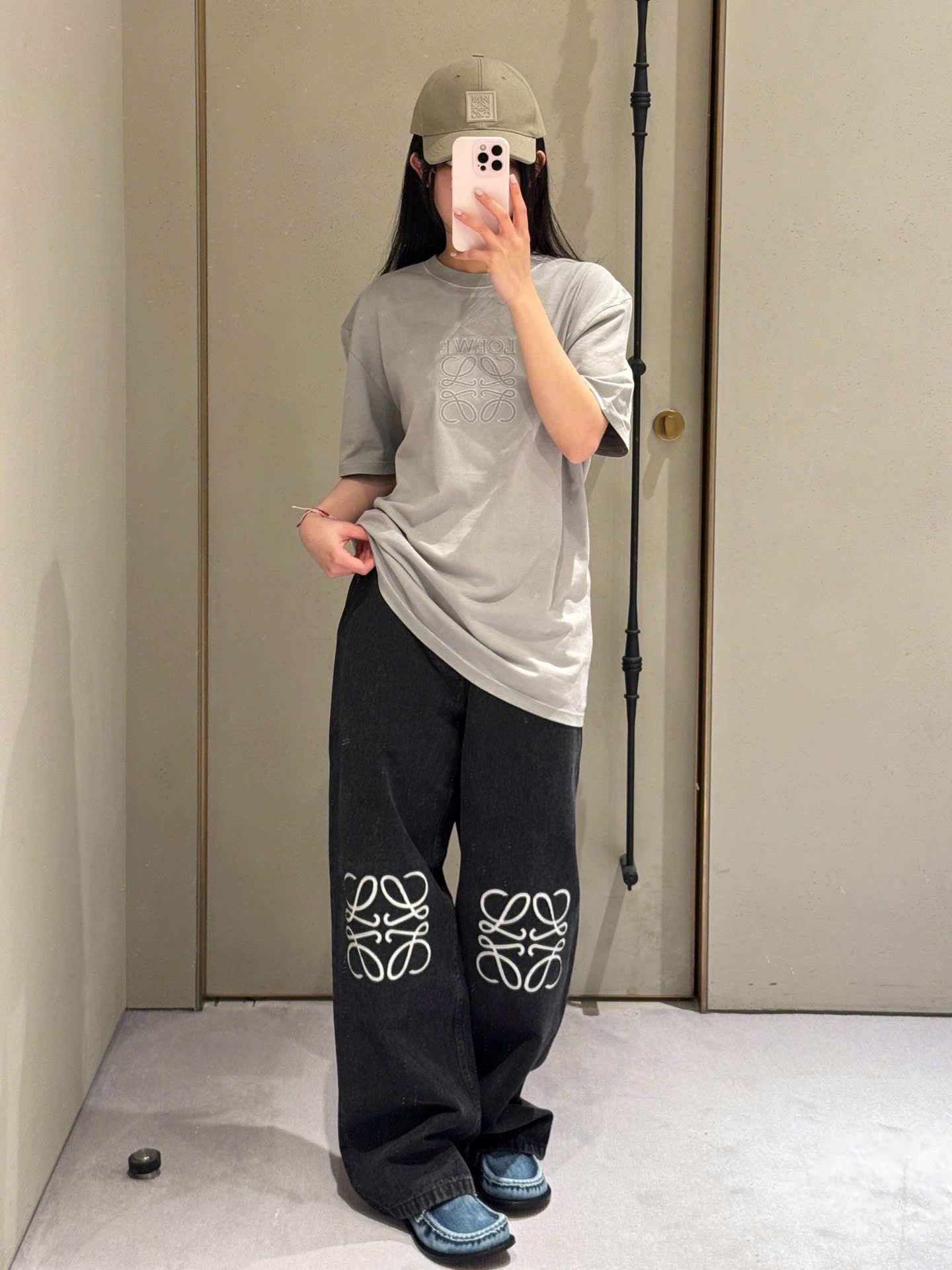 ÁO THUN LOEWE ANAGRAM LASER CUT (GREY)