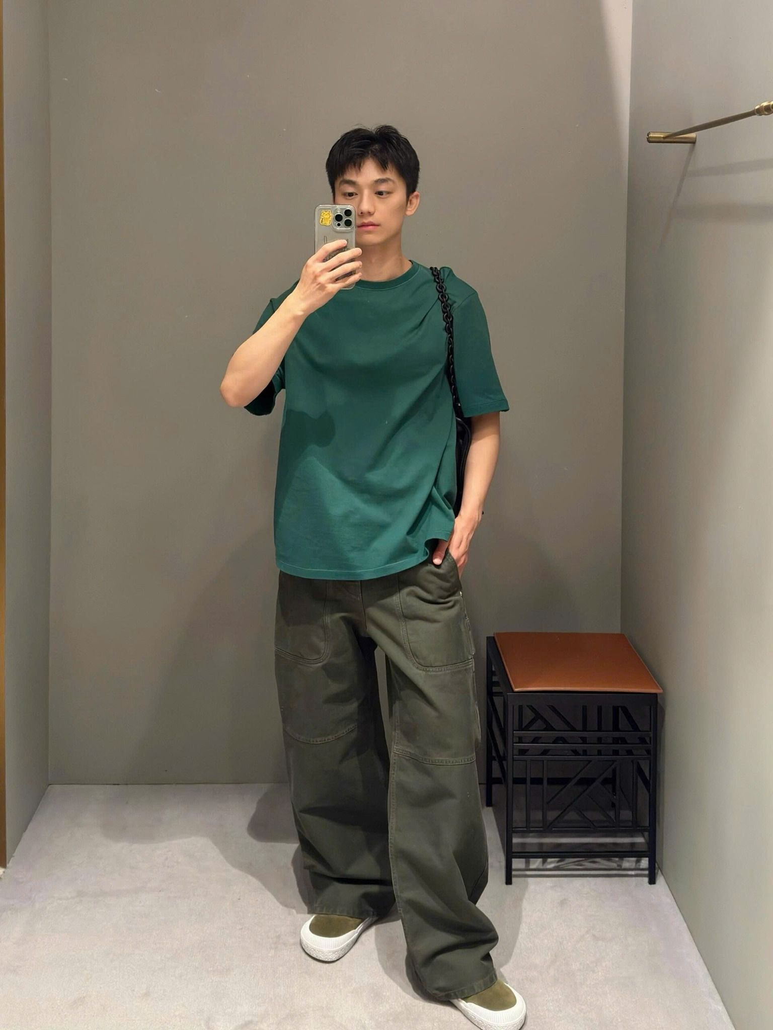 ÁO THUN LOEWE ANAGRAM SLEEVE CUT OUT (DARK GREEN)