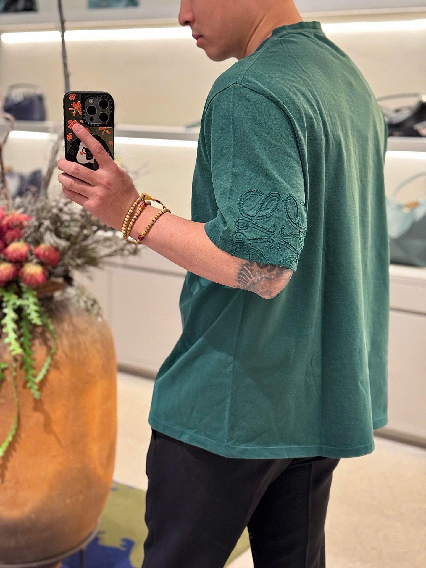 ÁO THUN LOEWE ANAGRAM SLEEVE CUT OUT (DARK GREEN)