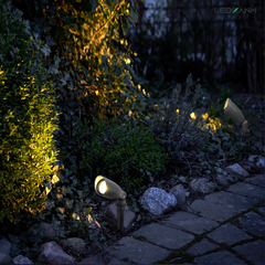 Đèn LED cắm cỏ rọi sân vườn S20