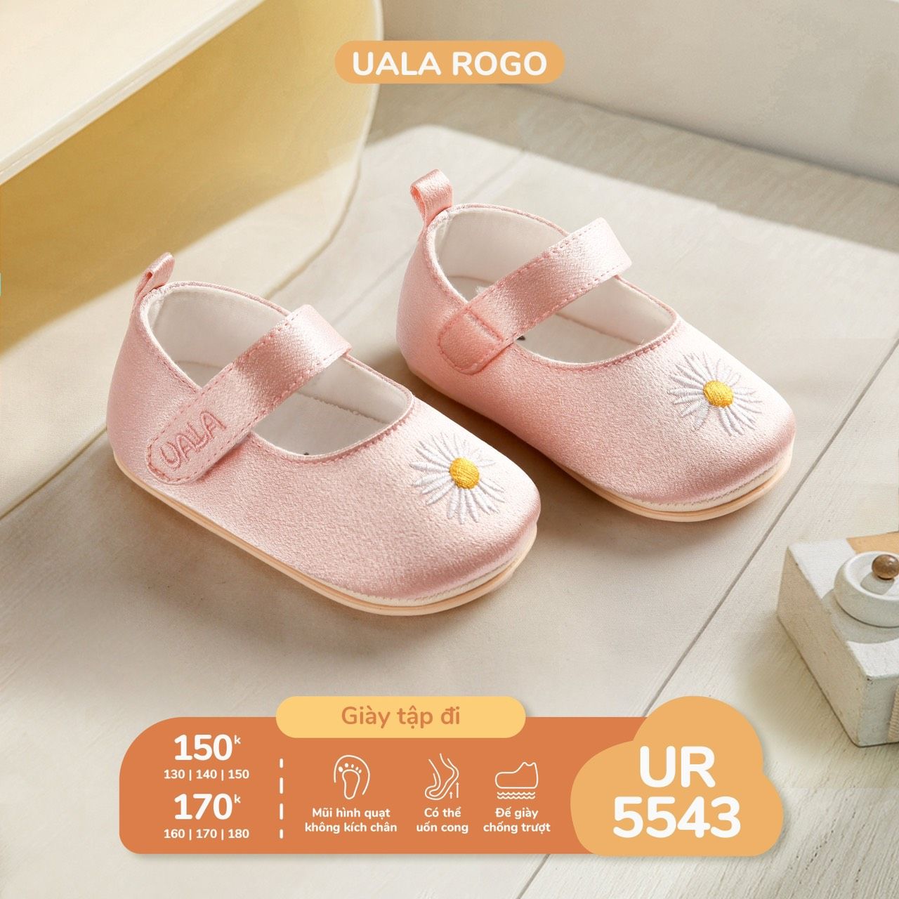 Giày tập đi cho be gái hình bông hoa UR 5543