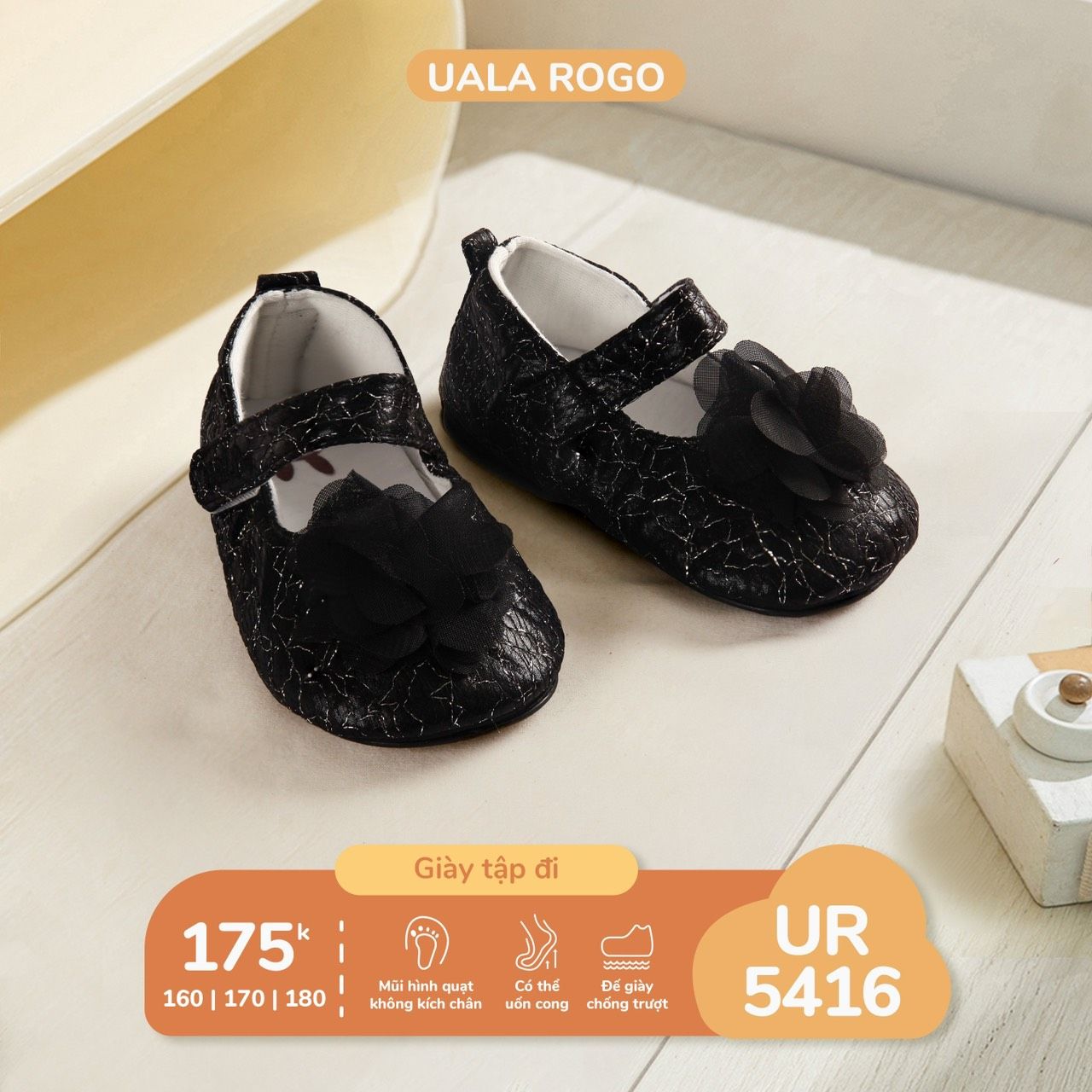 Giày tập đi cho bé gái đính hoa UR 5416