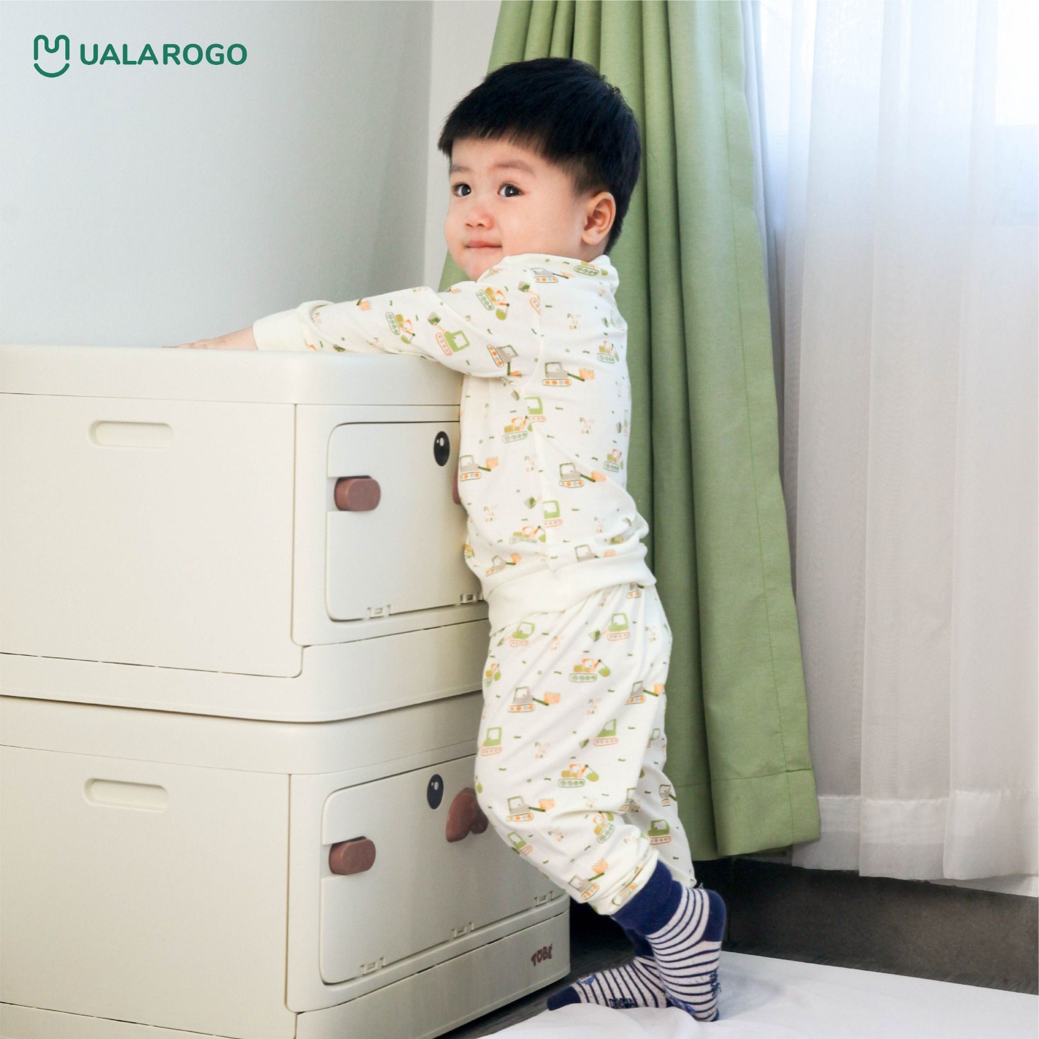 Bộ Dài Tay Ô Tô Ba Màu UR 2303