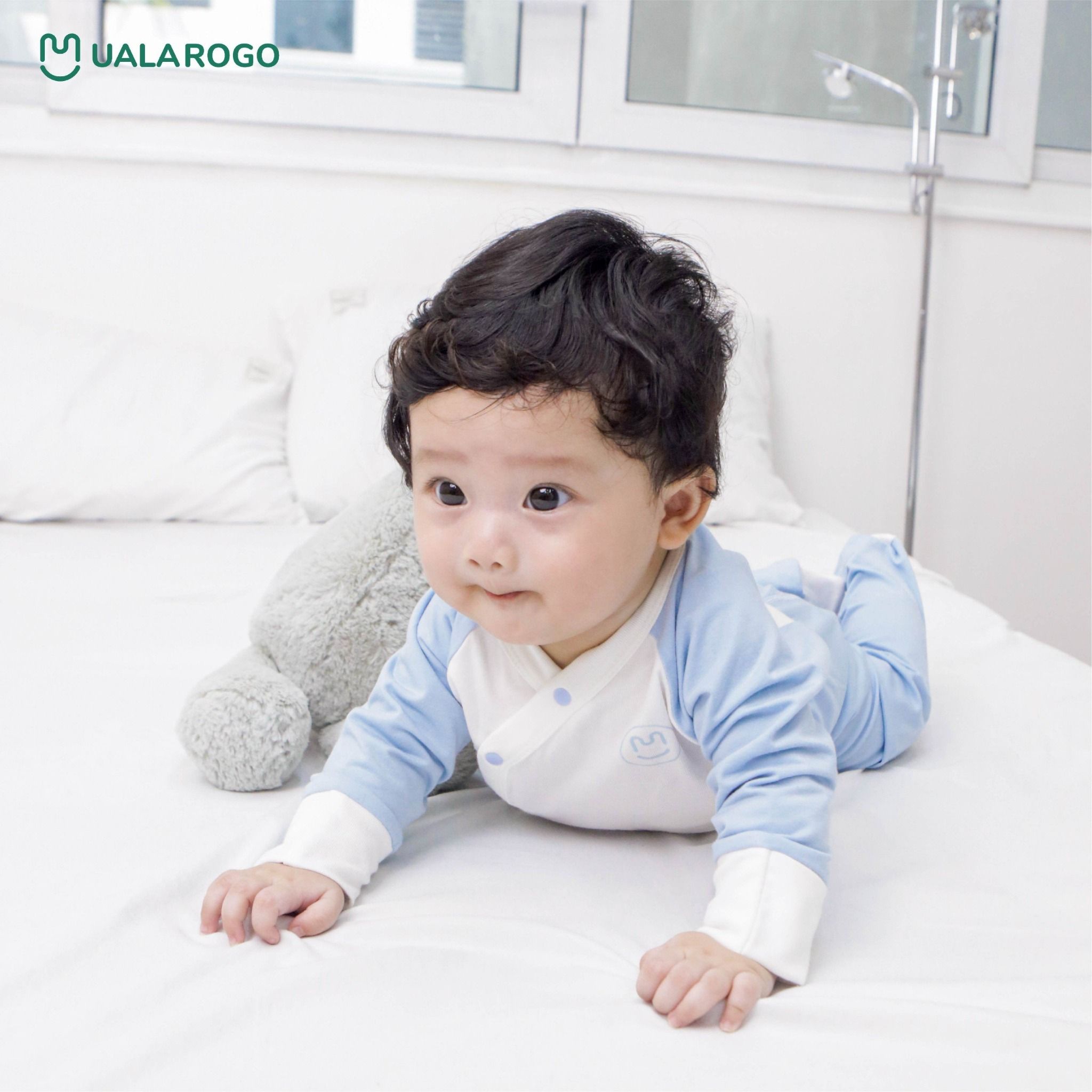 Bộ Dài Tay Sơ Sinh Liền Bao Chân Tay UR 3651