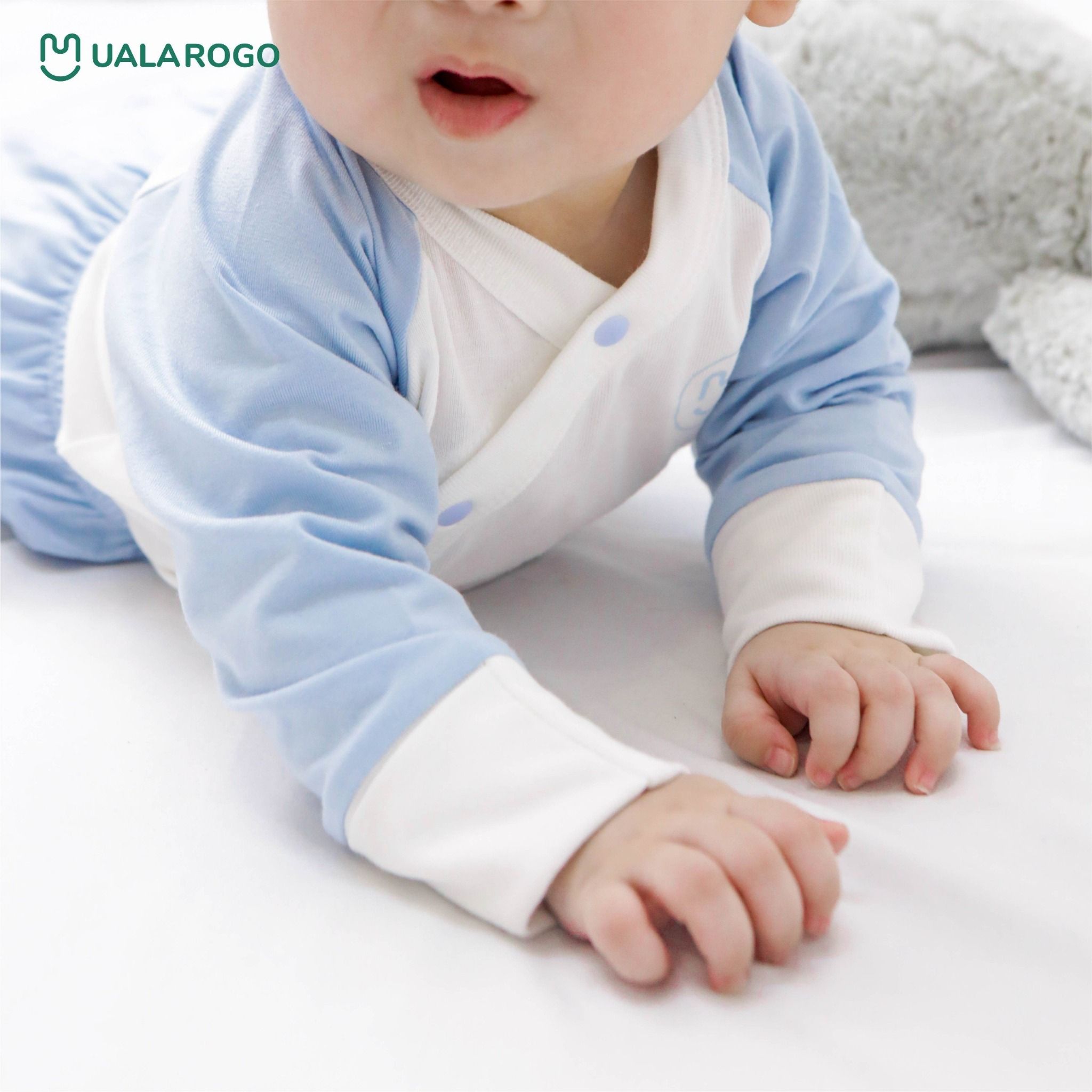 Bộ Dài Tay Sơ Sinh Liền Bao Chân Tay UR 3651