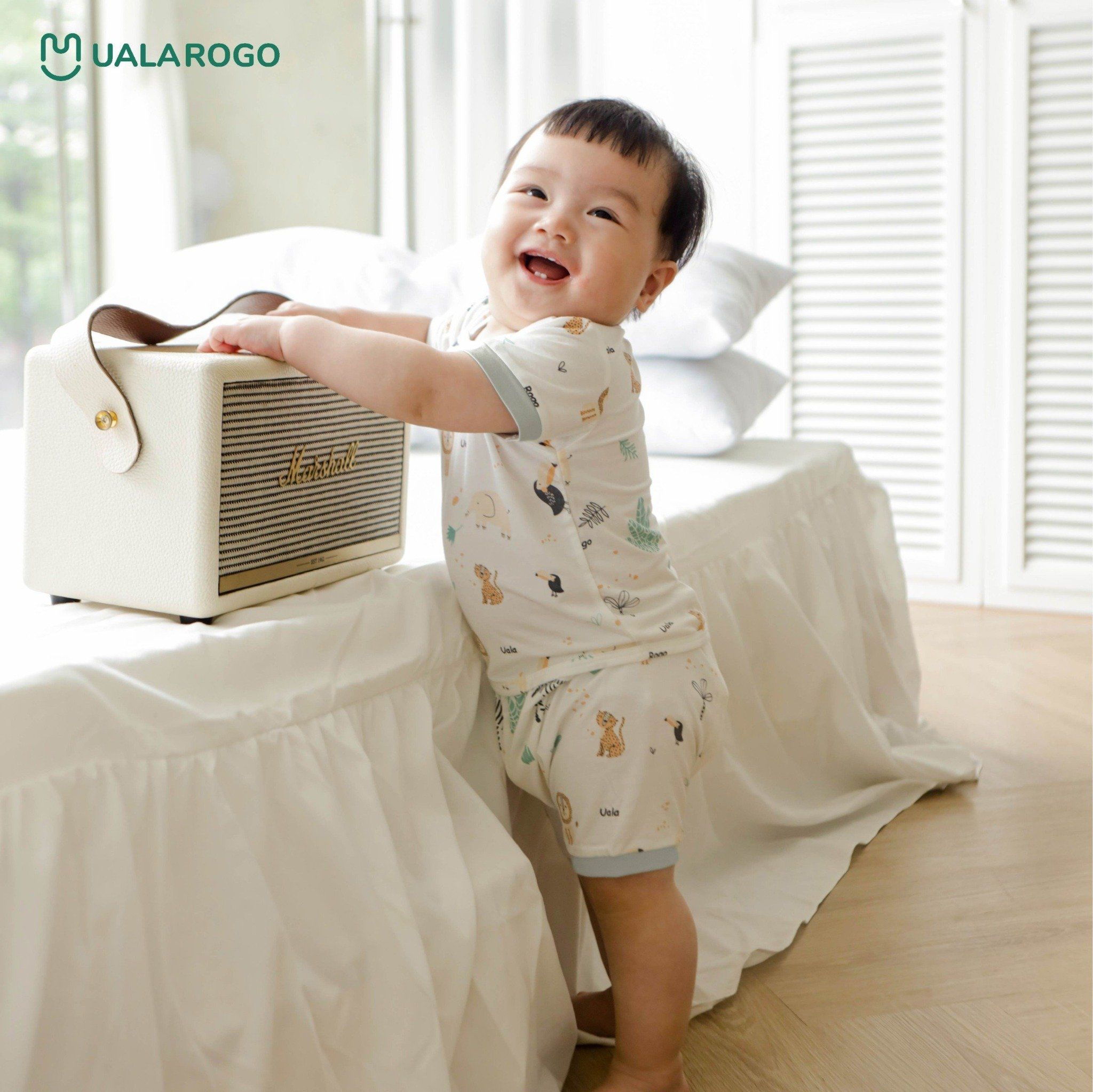 Bộ Cộc Tay Cài Chéo Gấu Ba Màu UR 2137