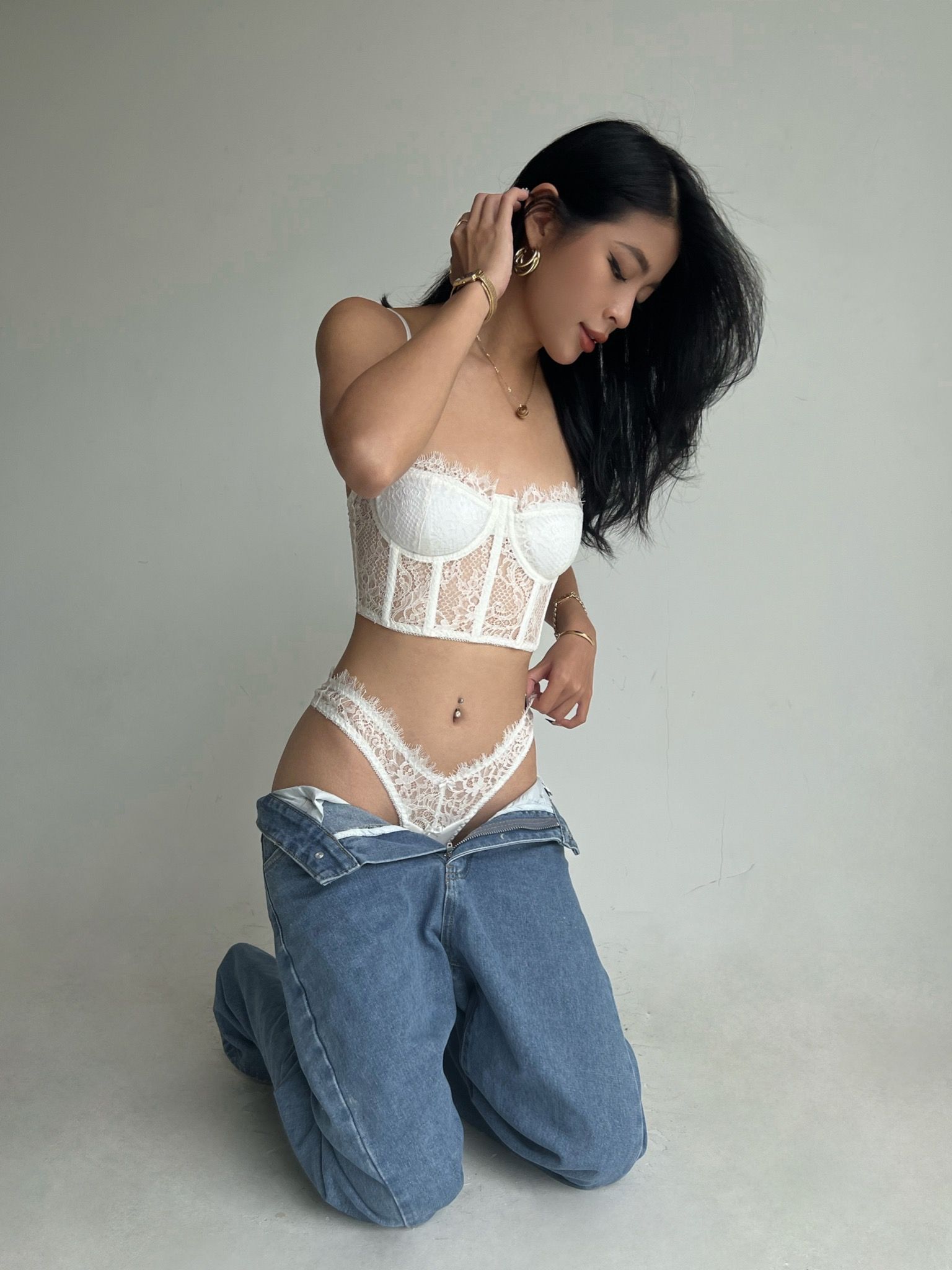 Camila Corset - Set Đồ Lót Petty Brawee Ren Trắng
