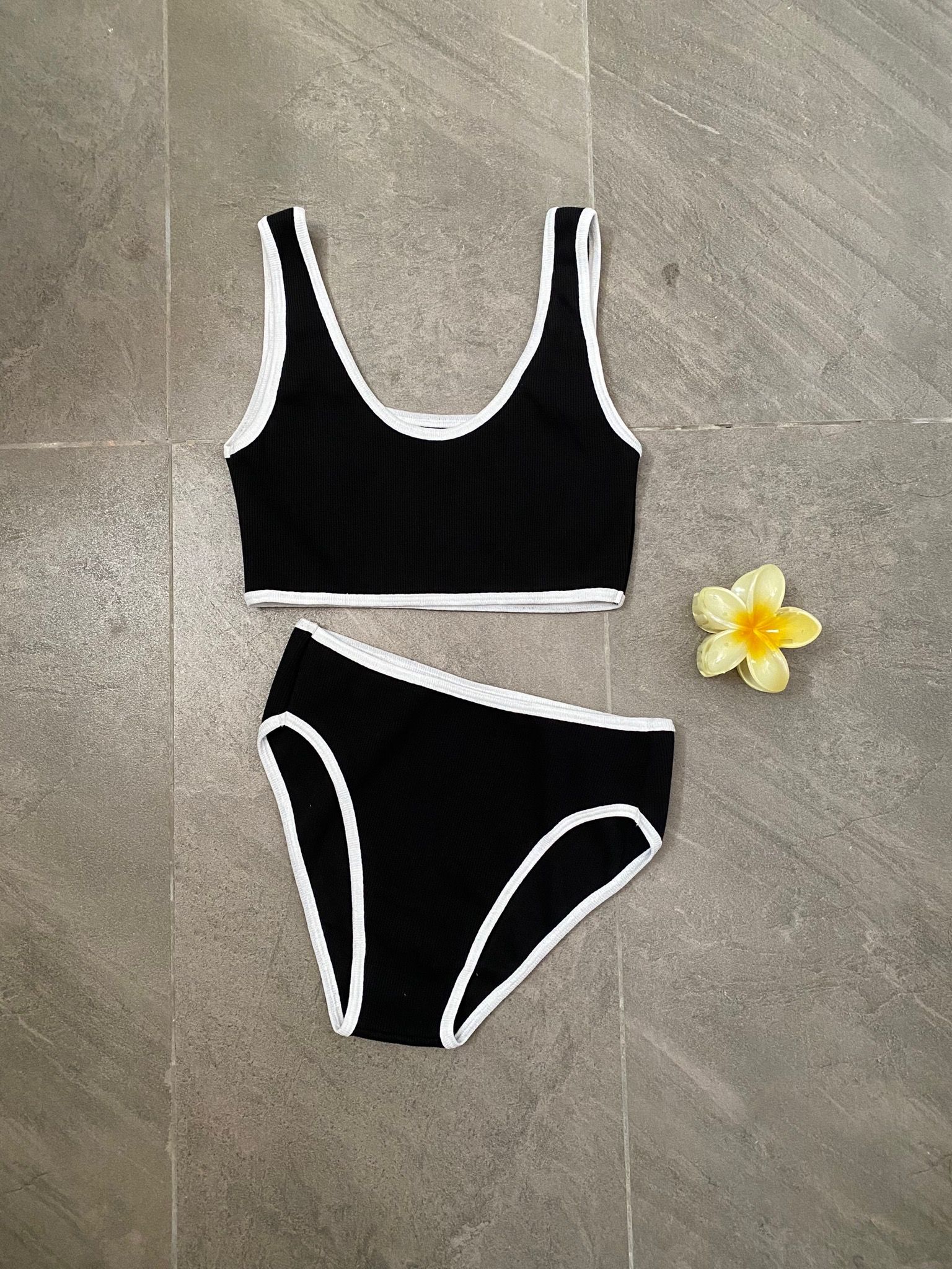BỘ BIKINI PETTY BRAWEE THUN BASIC - ĐEN / TRẮNG