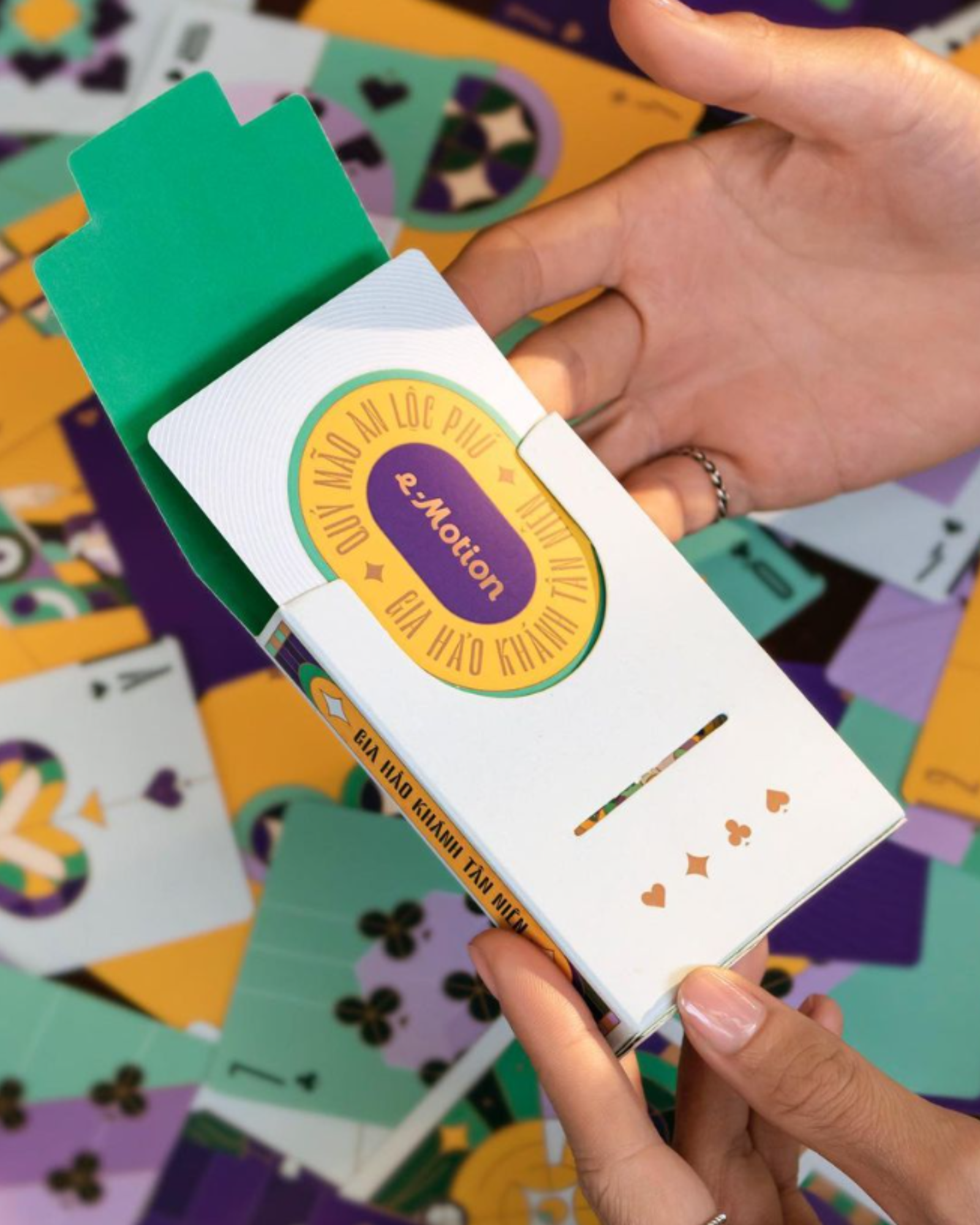 e-Motion Playcard