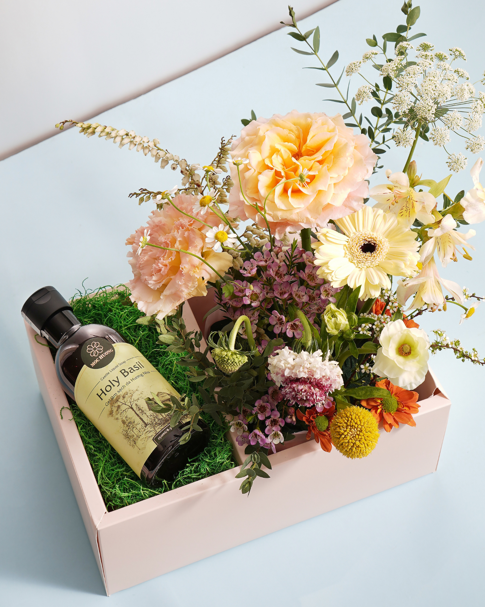 Flower Bouquet with Cleasing Gel 5 | Set Hoa Tươi kèm Gel Làm Sạch Da | Quà tặng 8/3