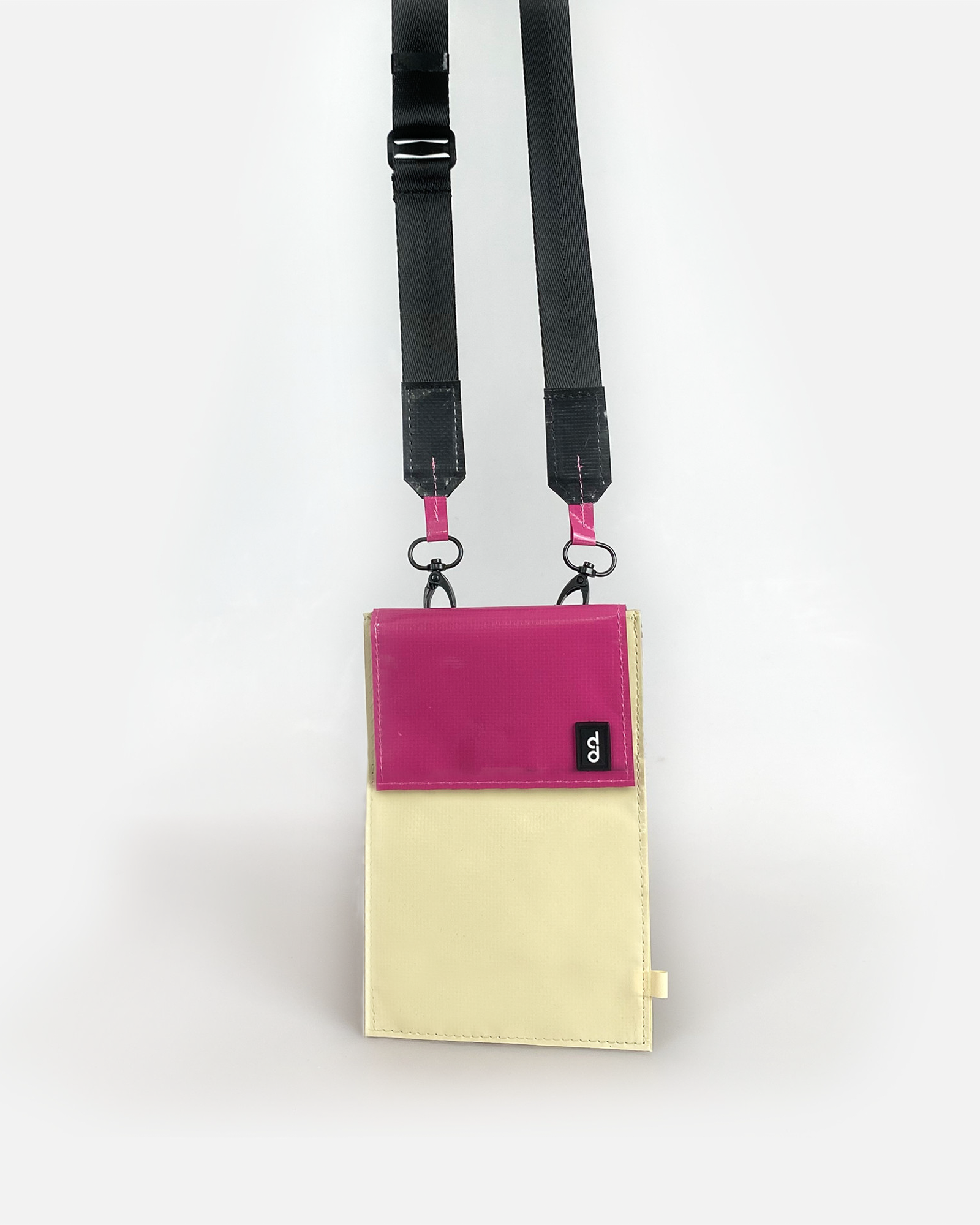 Used Tarp Phone Cover Pao Da 01