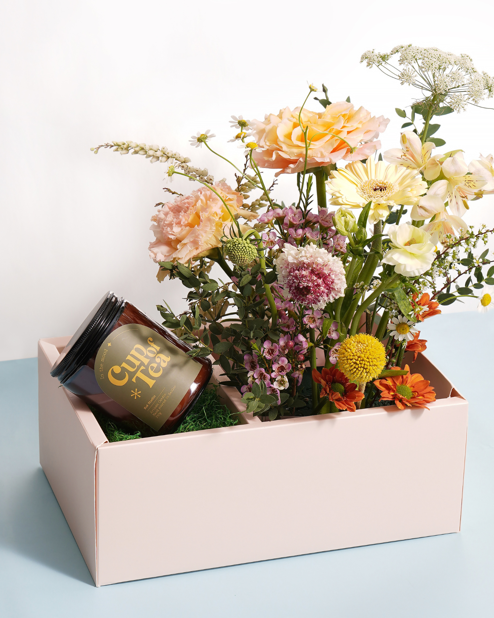 Flower Bouquet with Candle 4 | Set Hoa Tươi kèm Nến thơm | Quà tặng 8/3