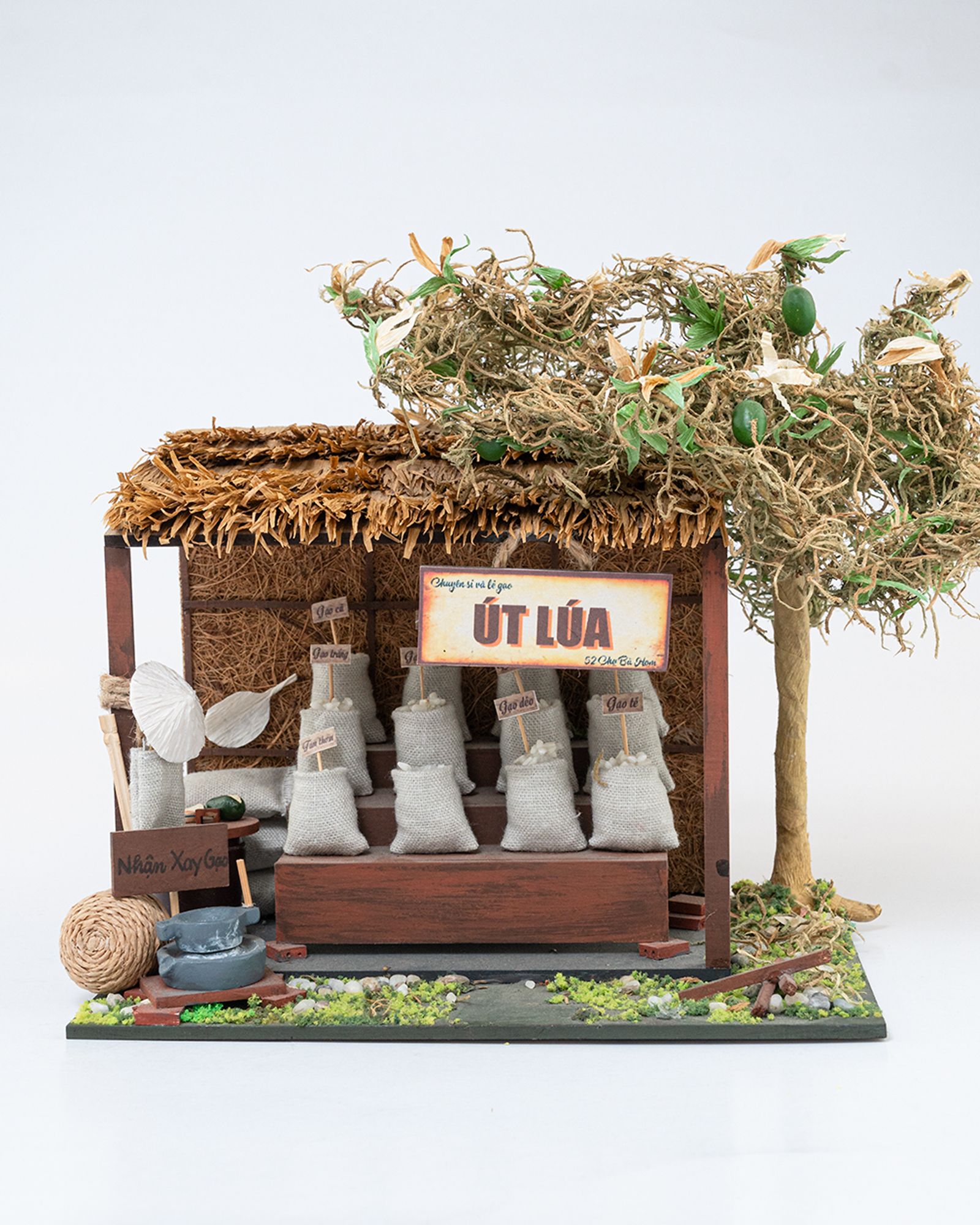 Ut Lua Paddy Stall (Sạp gạo Út Lúa)