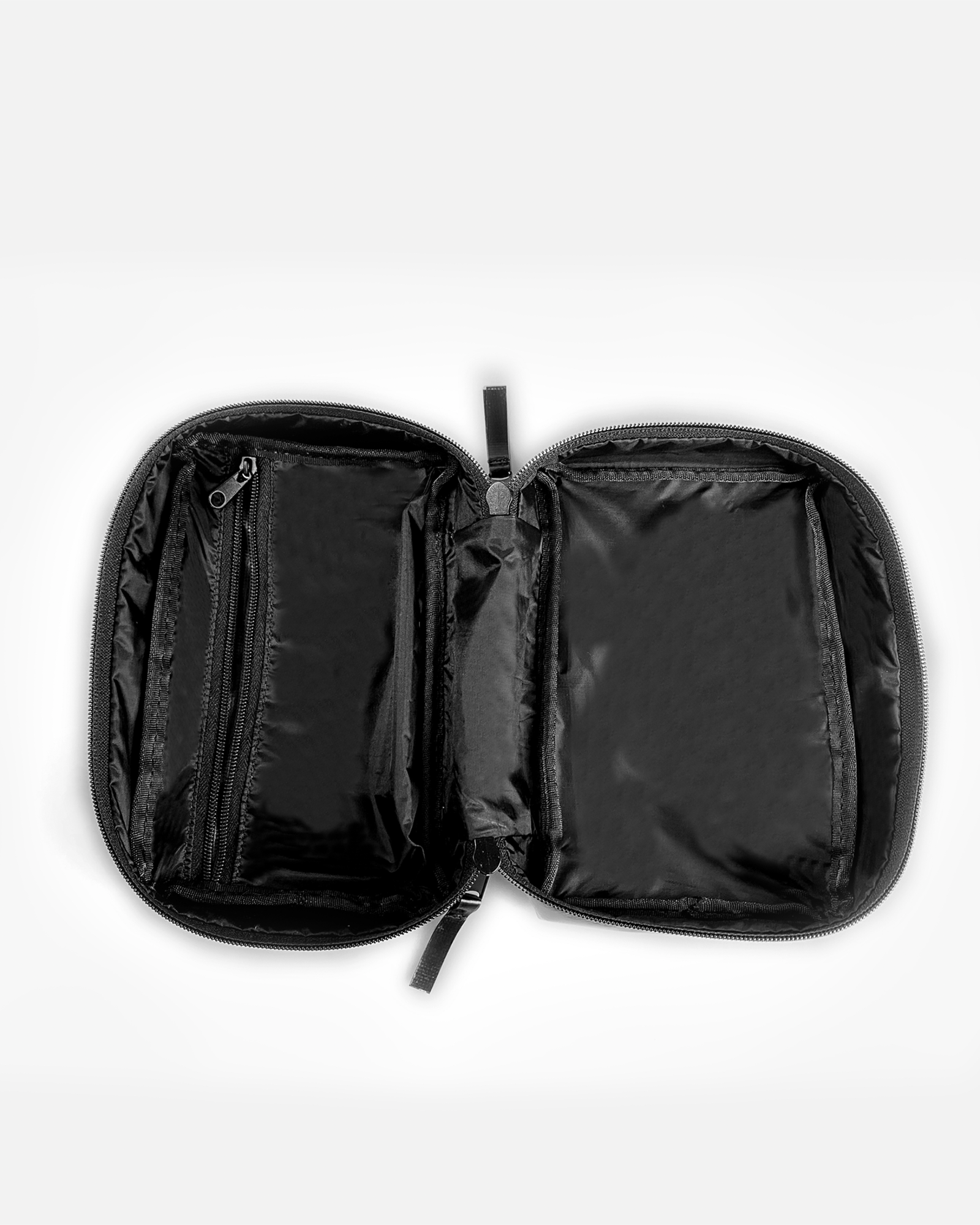 Used Tarp Toiletries Bag Tri Ai Kia 01