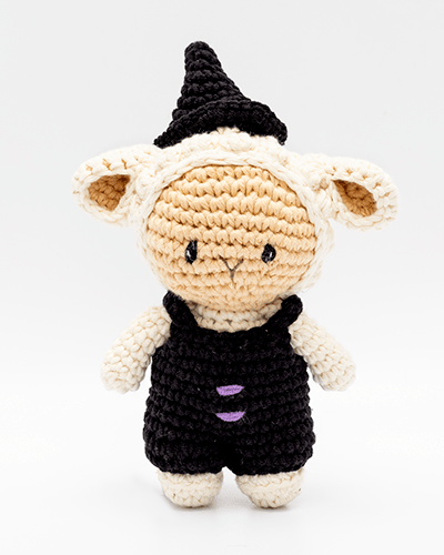Poppy the Sheep in Halloween costume - Cừu Poppy Halloween Nhí