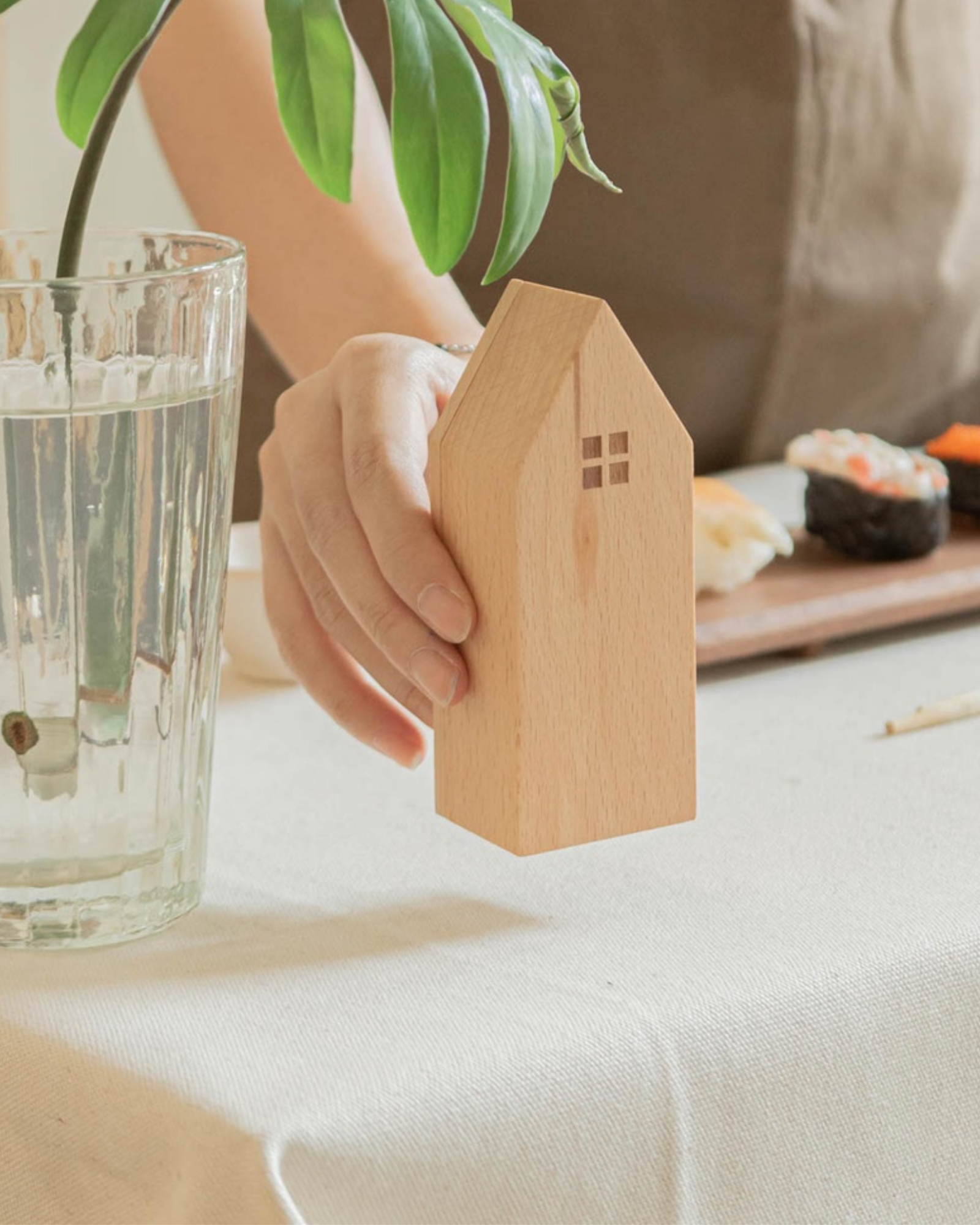 HouseToothpick Box/Hũ tăm