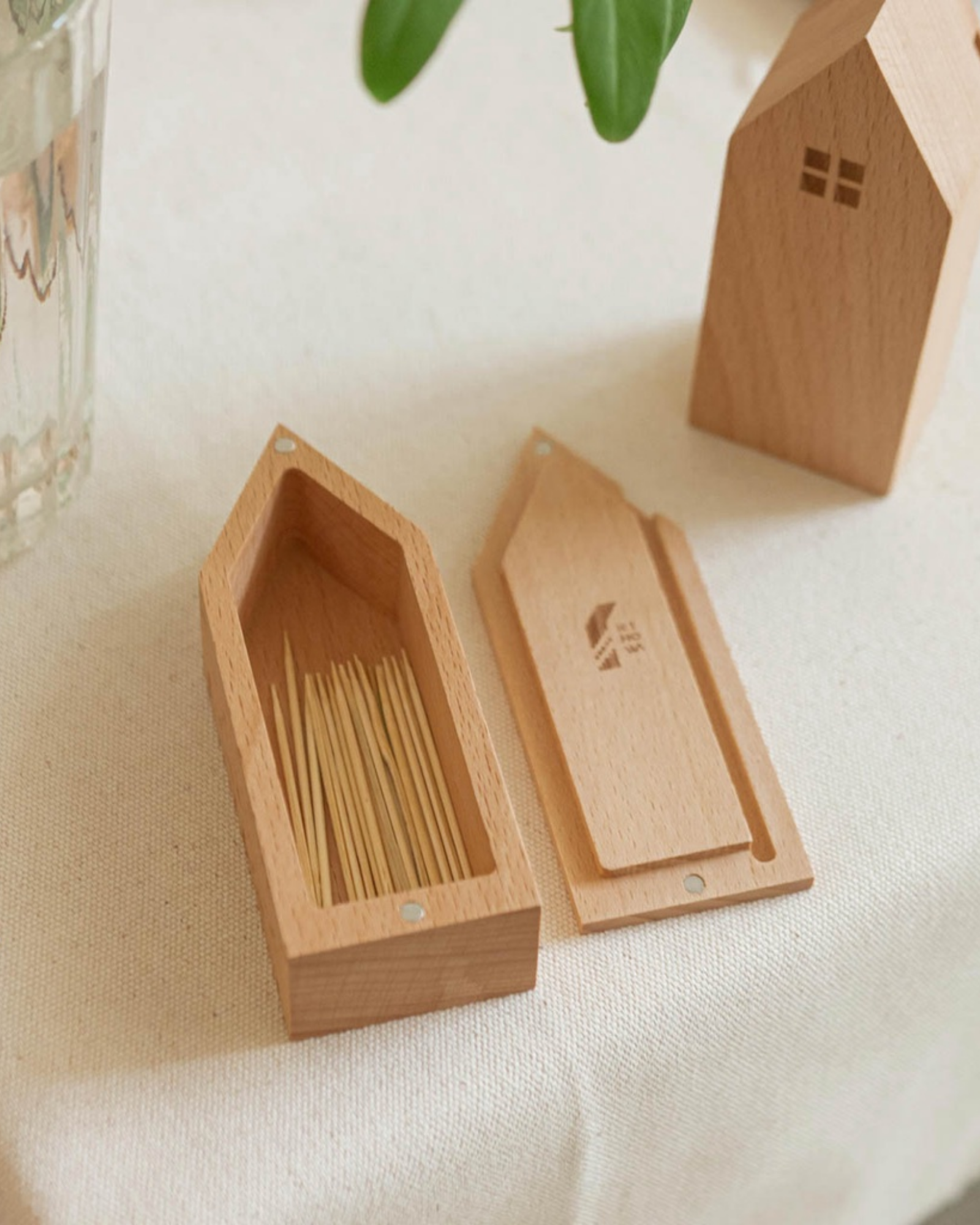 HouseToothpick Box/Hũ tăm