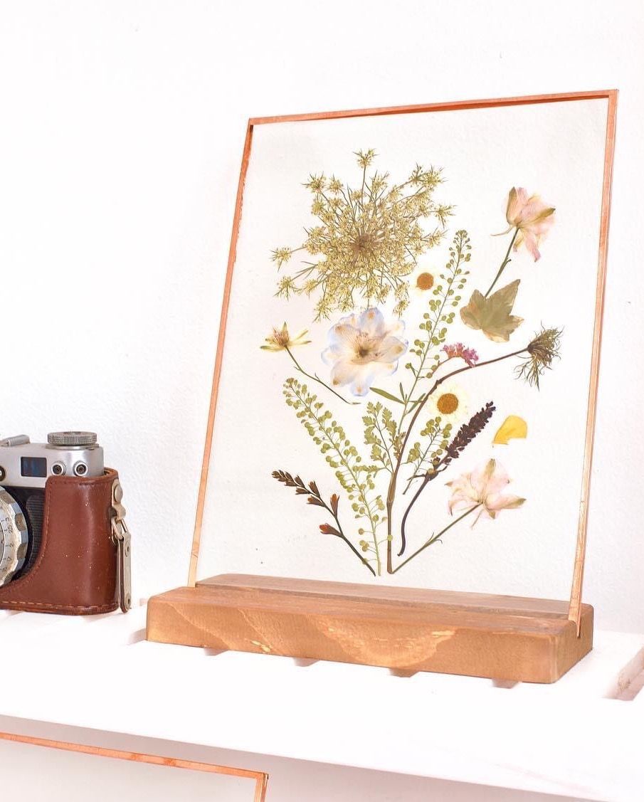 Solace Dried Flower Frame with Holder