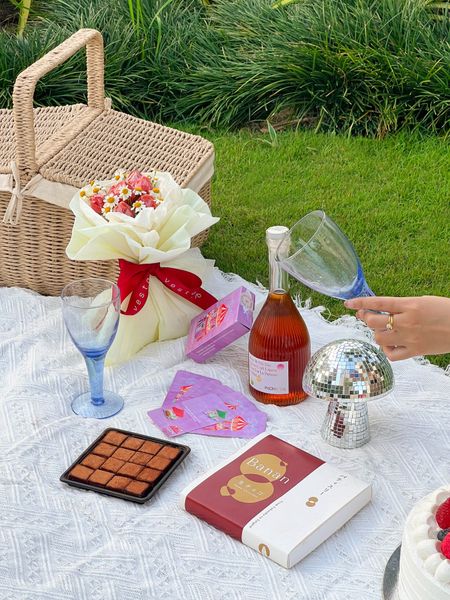  Picnic Of Love - Valentine Day's Gift Set 