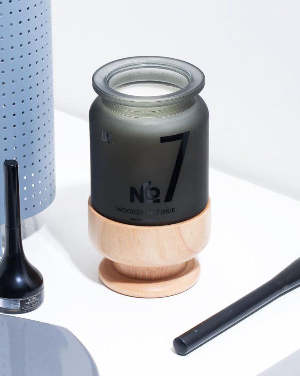 NO.7 WOODSY FIRESIDE CANDLE