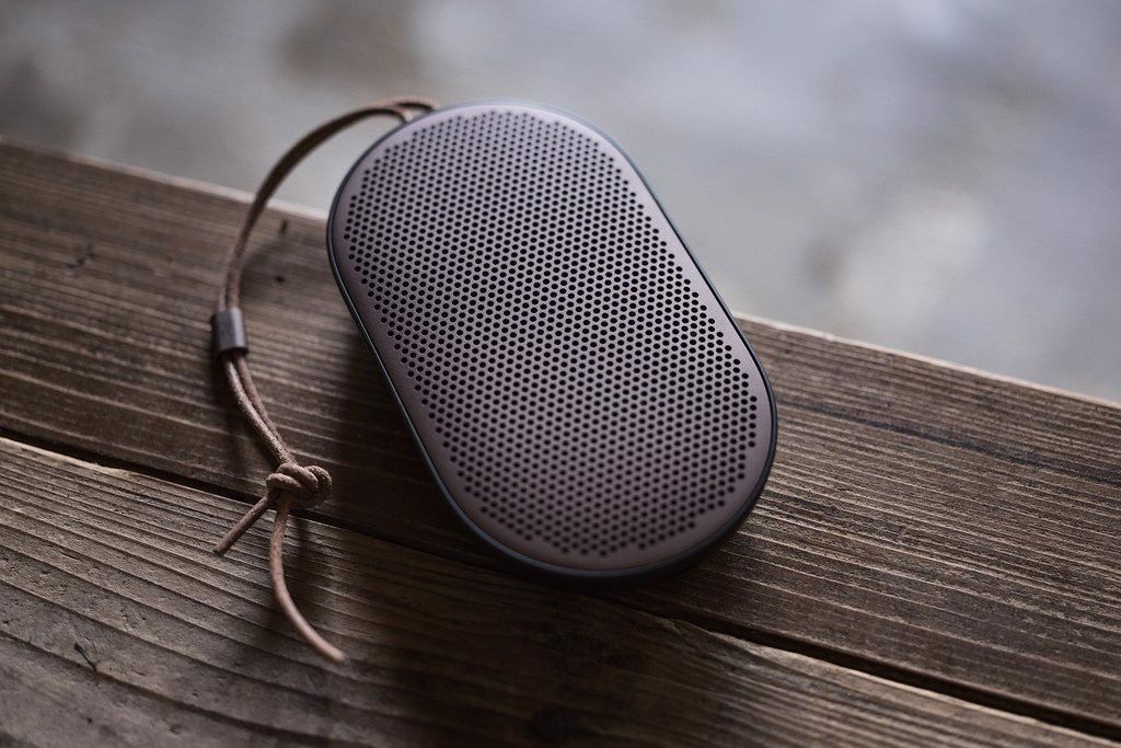  Loa B&O P2 BEOPLAY P2 