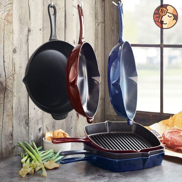 Staub - Chảo Gang Nướng Vuông Có Tay Cầm Màu Nâu Vàng - 26cm