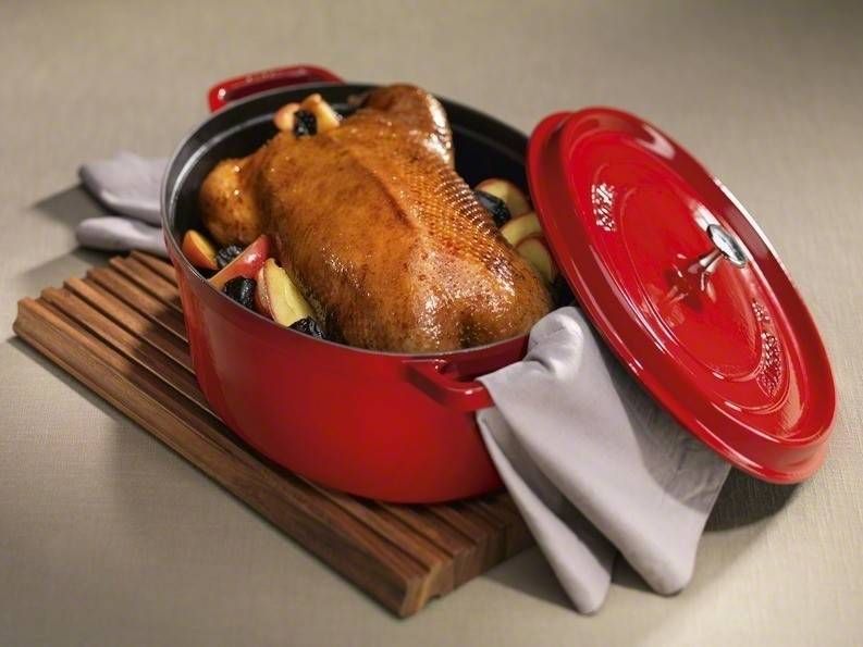 Nồi Gang Staub Oval Đỏ Cherry
