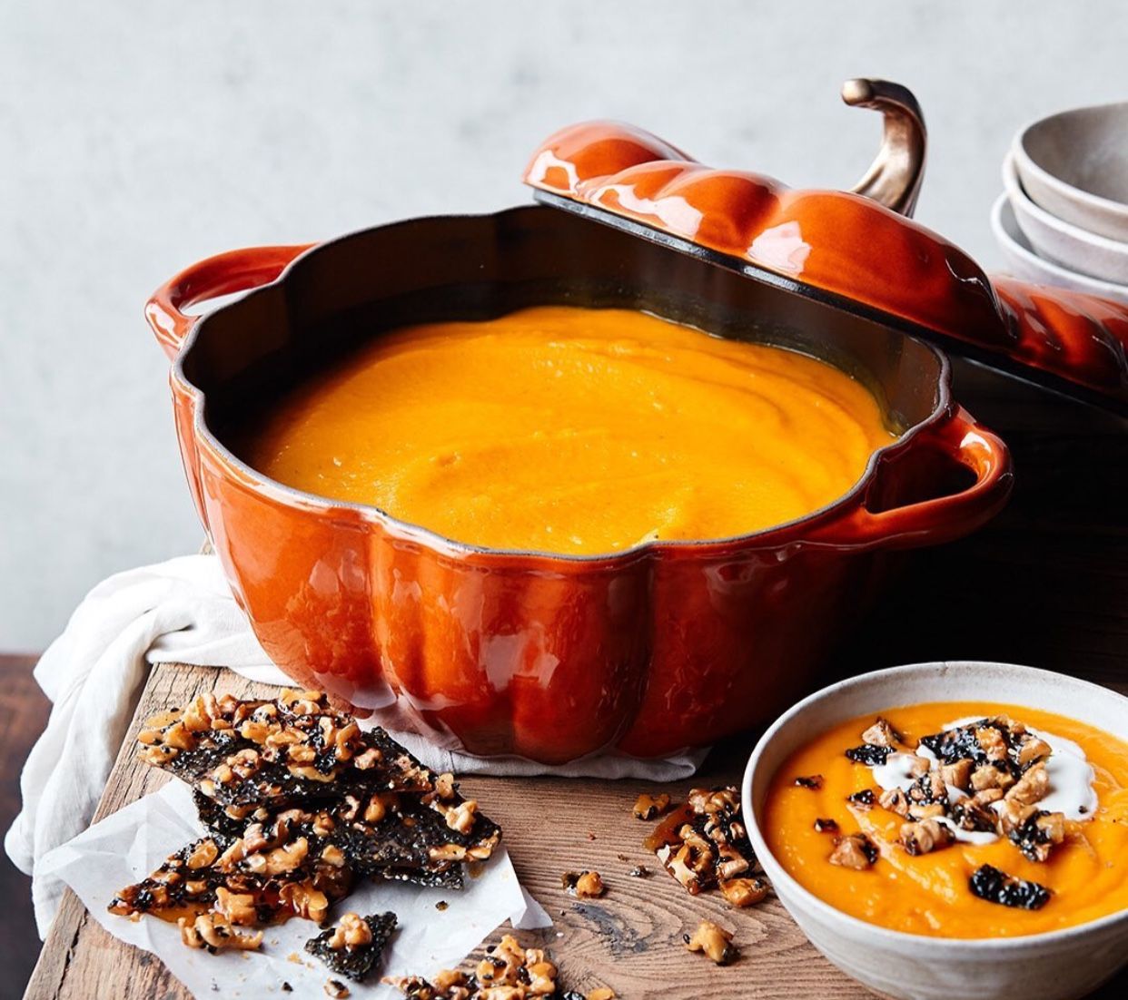 Staub - Nồi Bí Ngô Màu Nâu Vàng - 28cm (B)