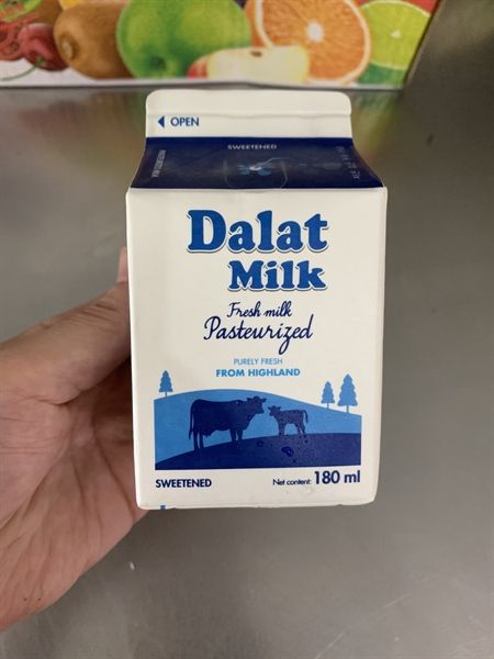 DA.M.P- Sweetened Pasteurized Milk DalatMilk 180ml T11