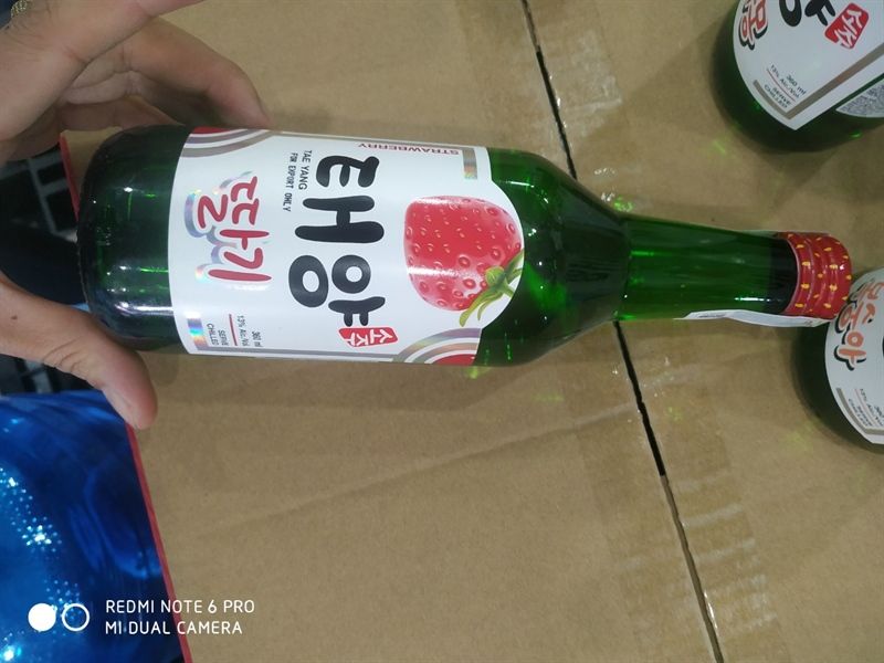 WI.KJ- Strawberry Soju Tae Yang 13% 360ml T5