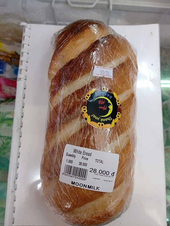 BA- Bánh mì trắng Viet Nam 400g - White Bread Moon Milk ( piece )