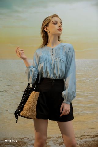 Muse of the beach