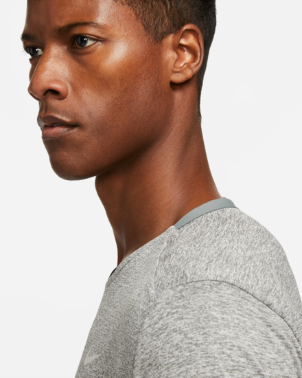 Áo Phông - Áo thun Chạy Nam Nike Nike Dri-Fit Rise 365 CZ9185-084