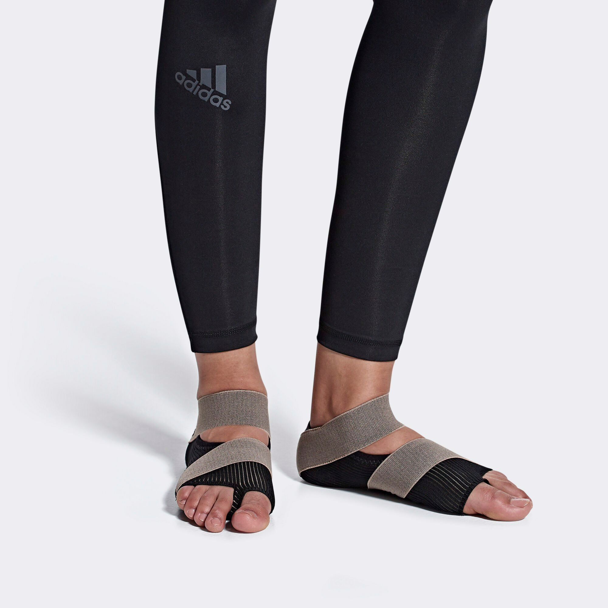 Giày Tập Luyện Nữ Adidas Crazymove Studio Prime DA8936