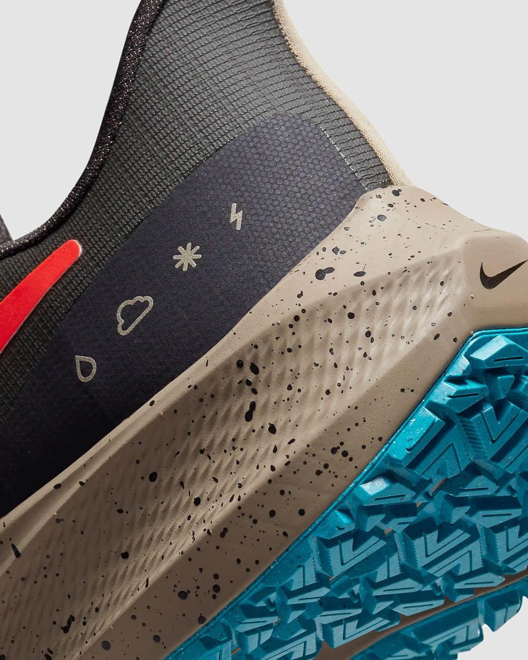 Giày Chạy Nam NIKE Nike Air Zoom Pegasus 39 Shield DO7625-200