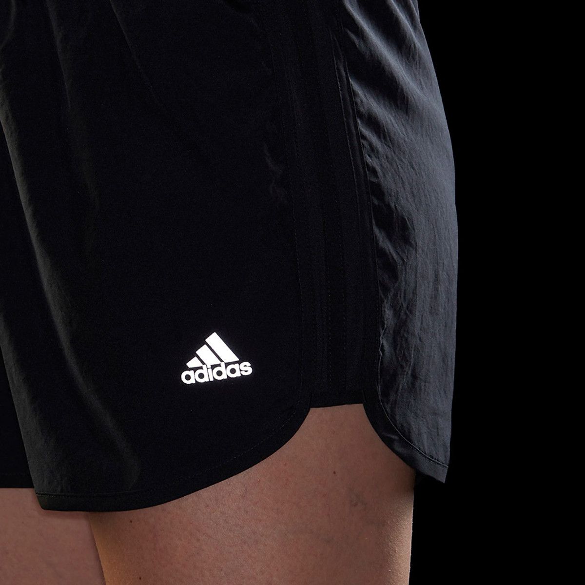 Quần Đùi Chạy Nữ Adidas M20 Short W DZ2282