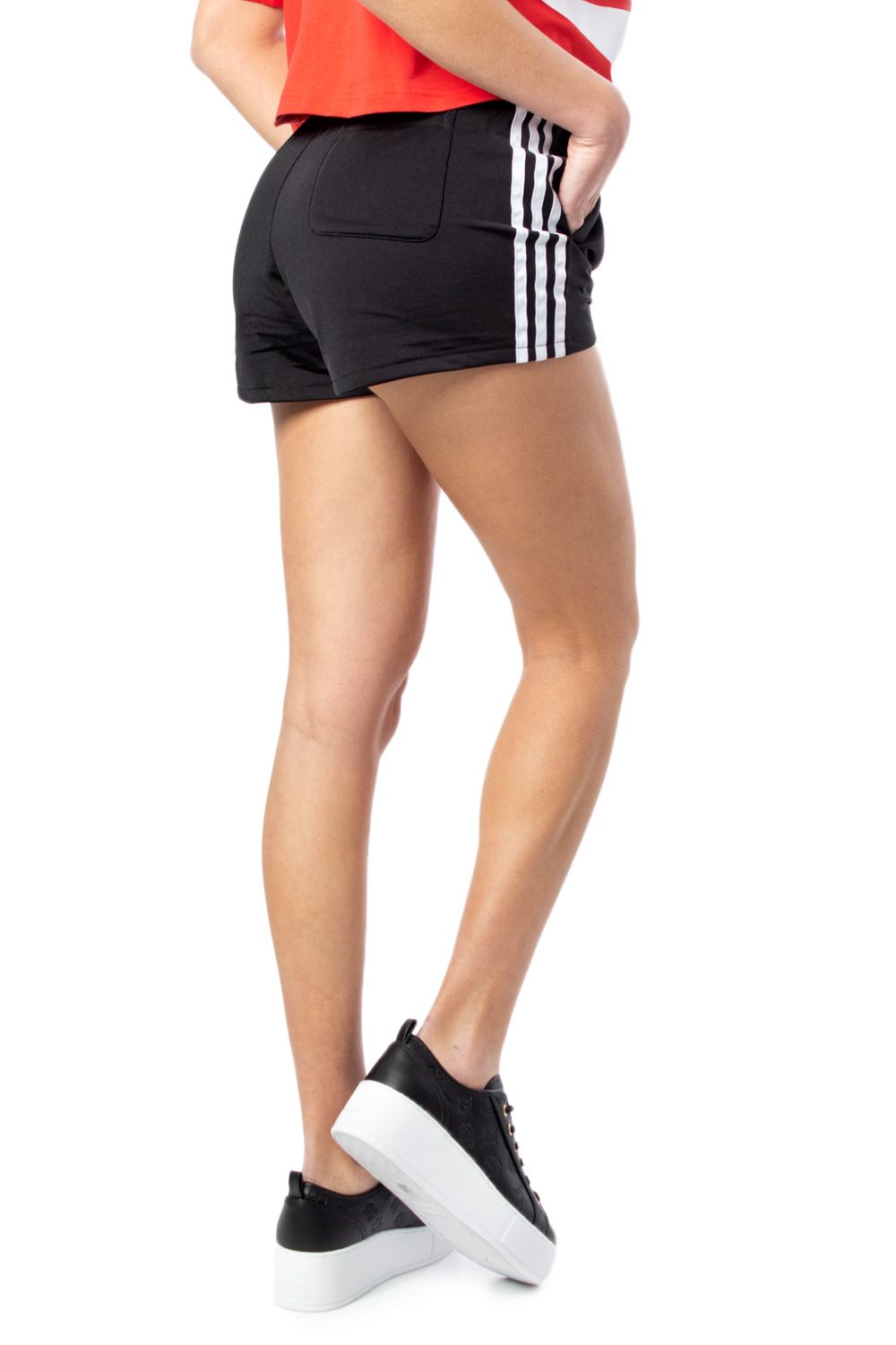 Quần Đùi Originals Nữ Adidas 3 Str Short FM2610