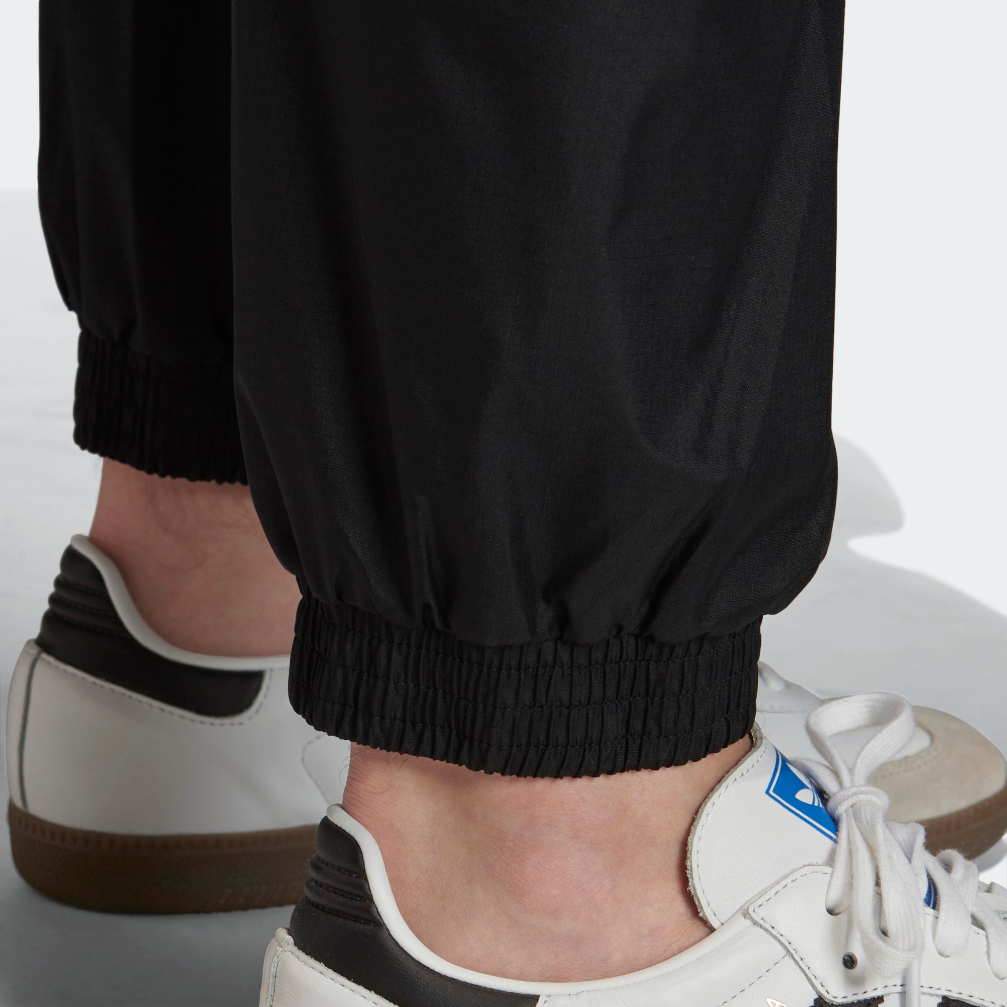 Quần Dài Originals Nam Adidas Lock Up Tp FM9886